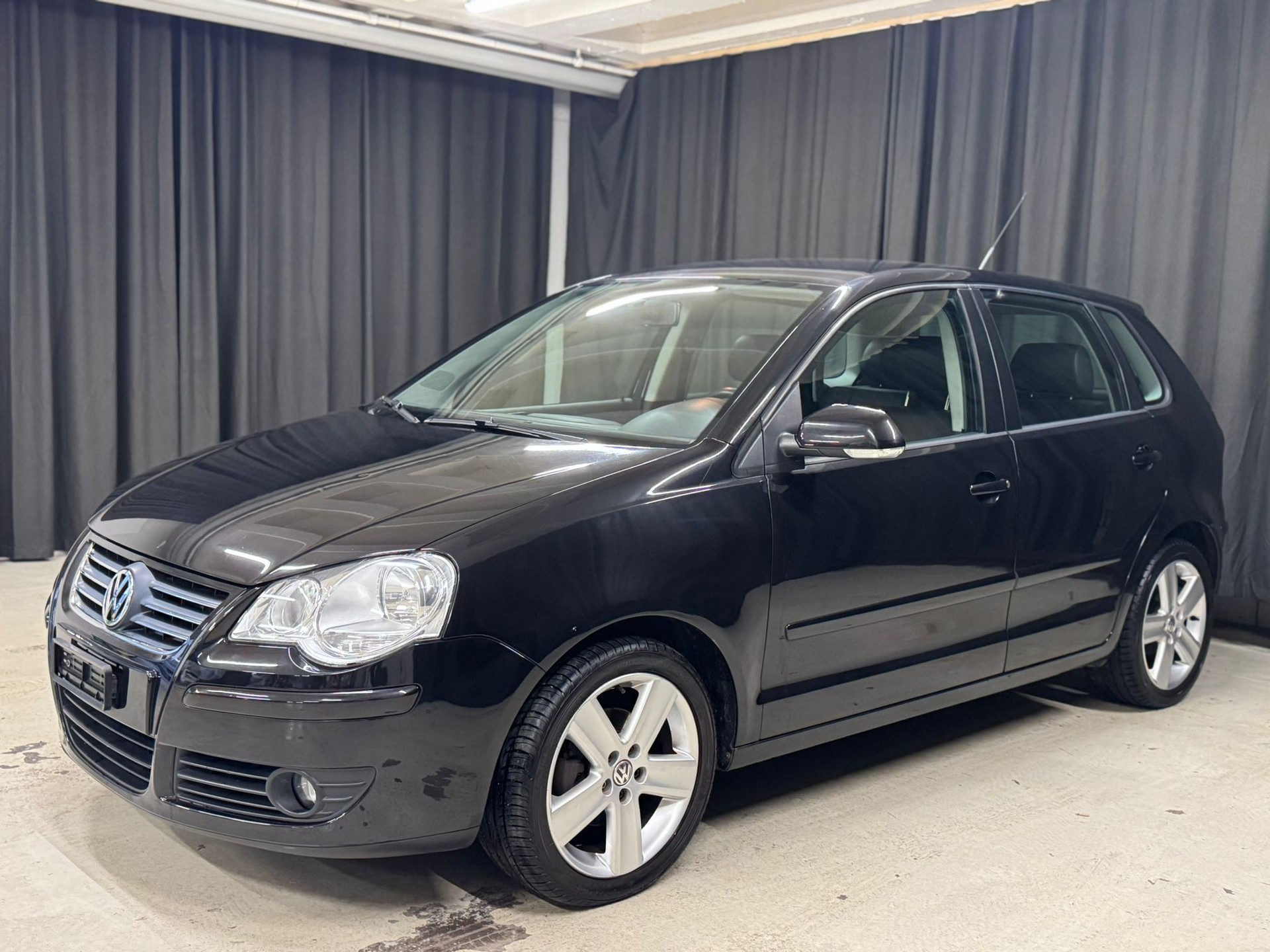 VW Polo 1.4 16V FSI Highline-image-0