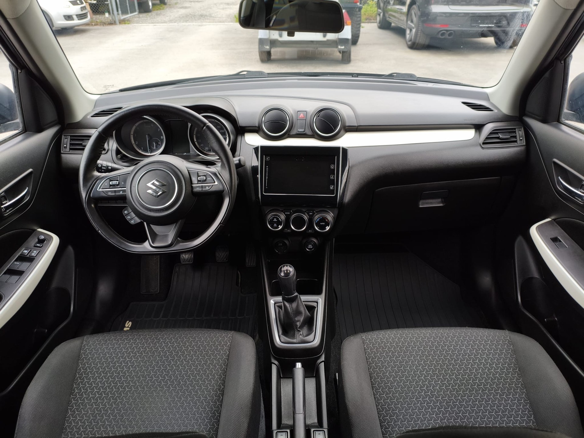 SUZUKI Swift 1.2i 16V SHVS Compact Top Hybrid Allgrip 4x4-image-12