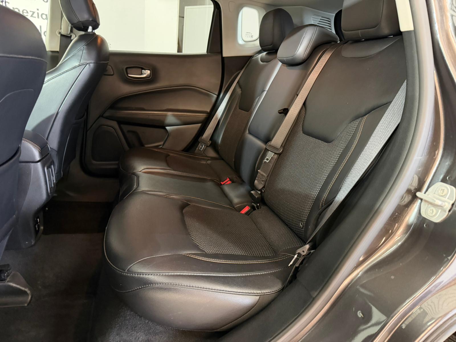 JEEP Compass 2.0CRD Limited AWD 9ATX-image-9