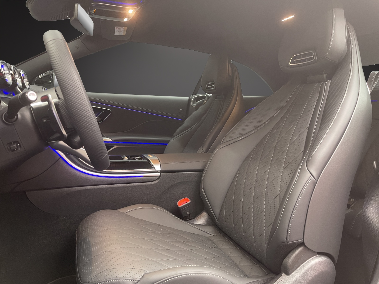 MERCEDES-BENZ AMG CLE 53 4MATIC+ Cabriolet-image-13