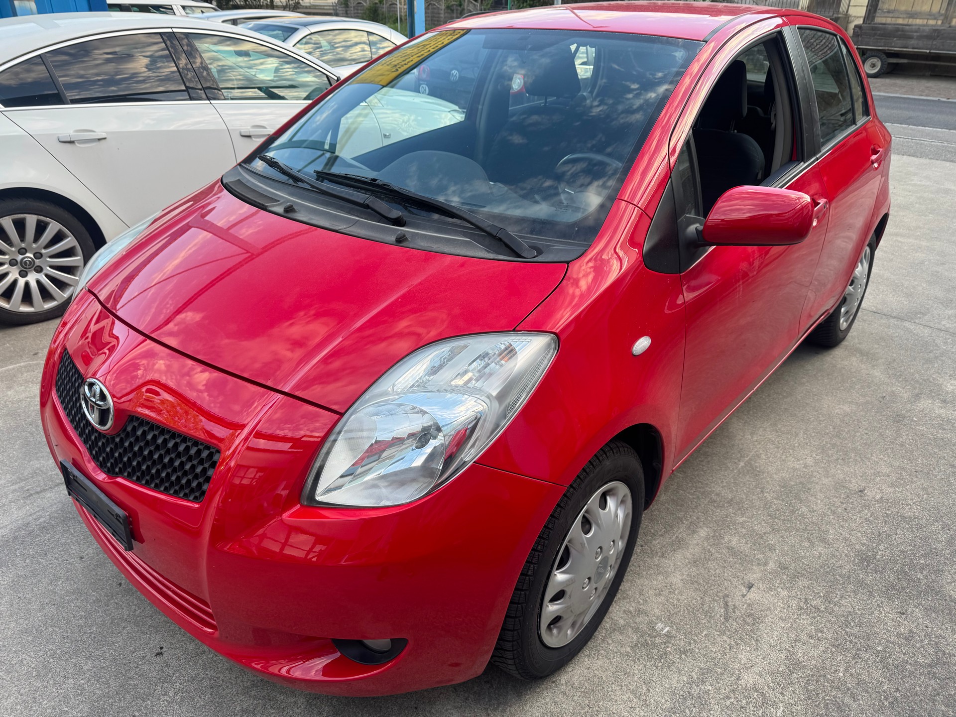 TOYOTA Yaris 1.3 Linea Sol-image-0