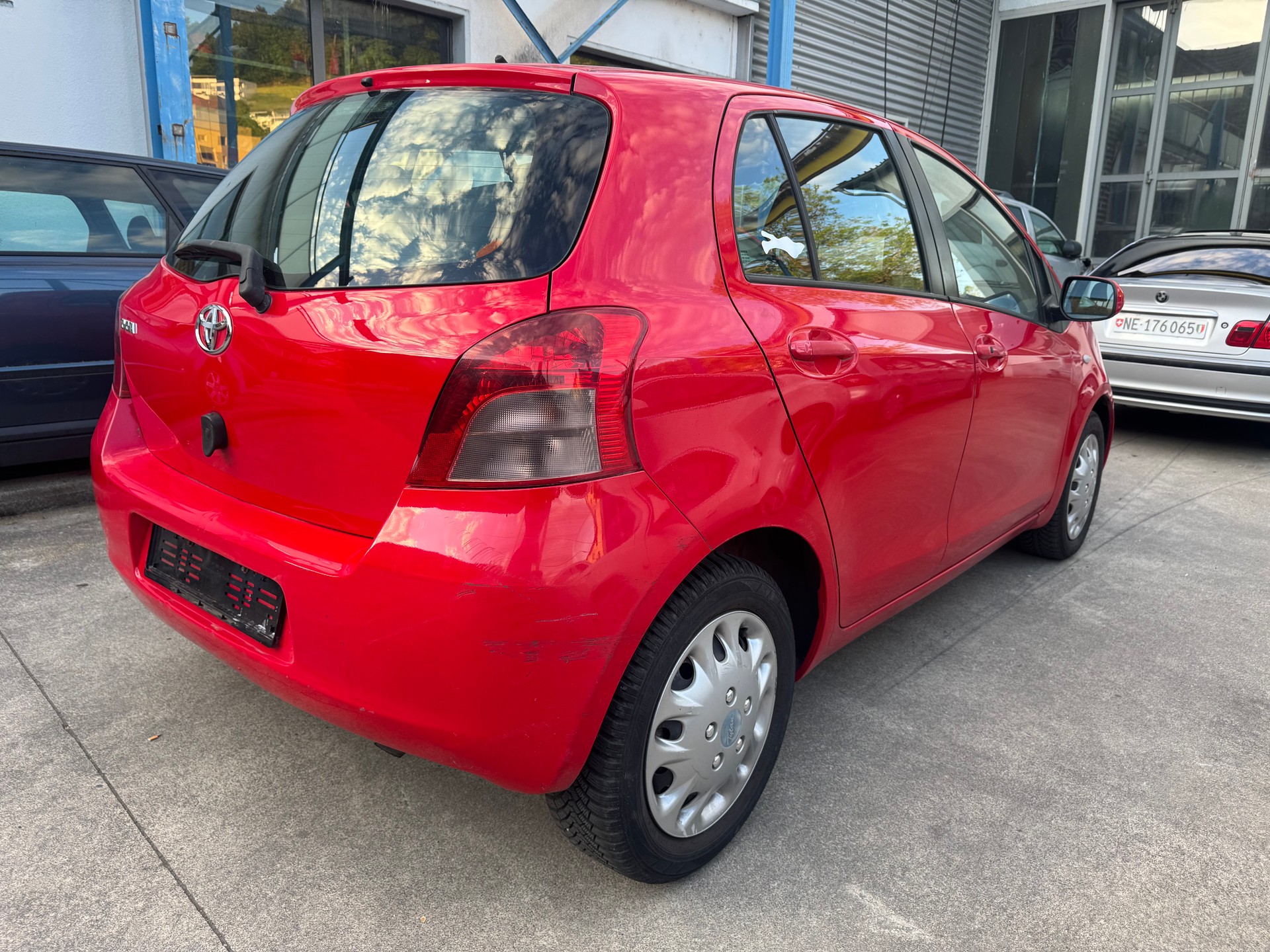 TOYOTA Yaris 1.3 Linea Sol-image-2