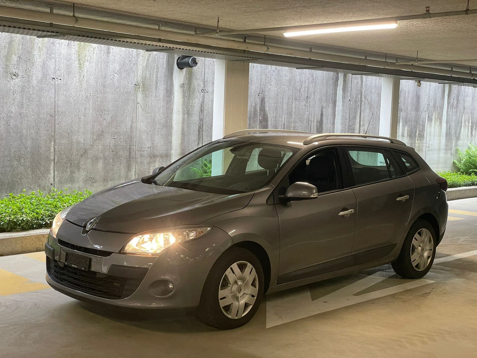 RENAULT Mégane Grandtour 2.0 16V Dynamique CVT