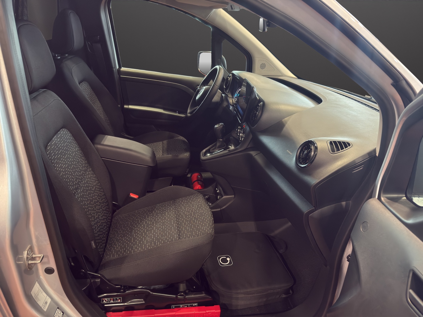 MERCEDES-BENZ eCitan 45kWh Base-image-9