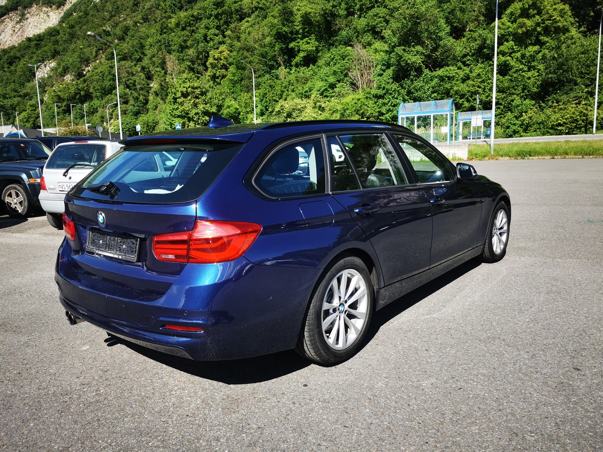 BMW 330i xDrive Touring Steptronic-image-4
