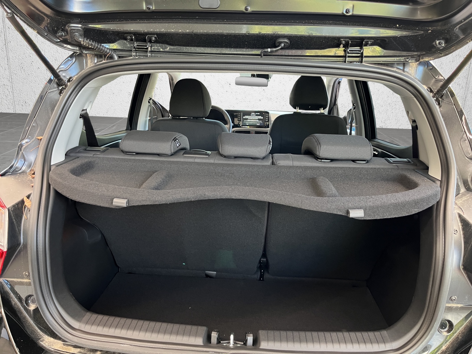 HYUNDAI i10 1.2 Amplia Aut.-image-13