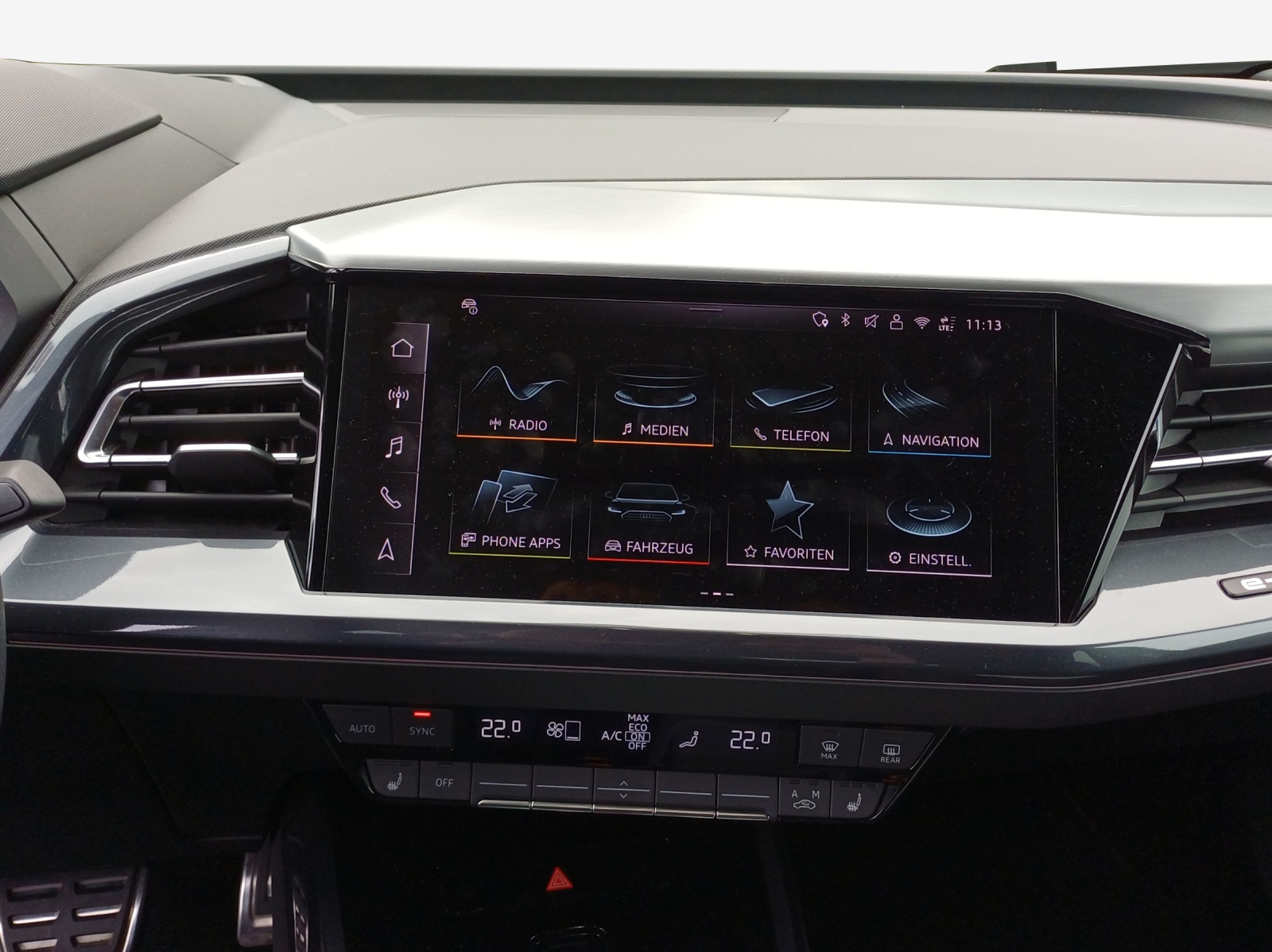 AUDI Q4 e-tron 55 quattro-image-11
