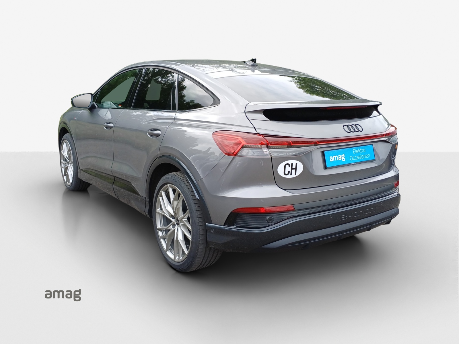 AUDI Q4 e-tron 55 quattro-image-2