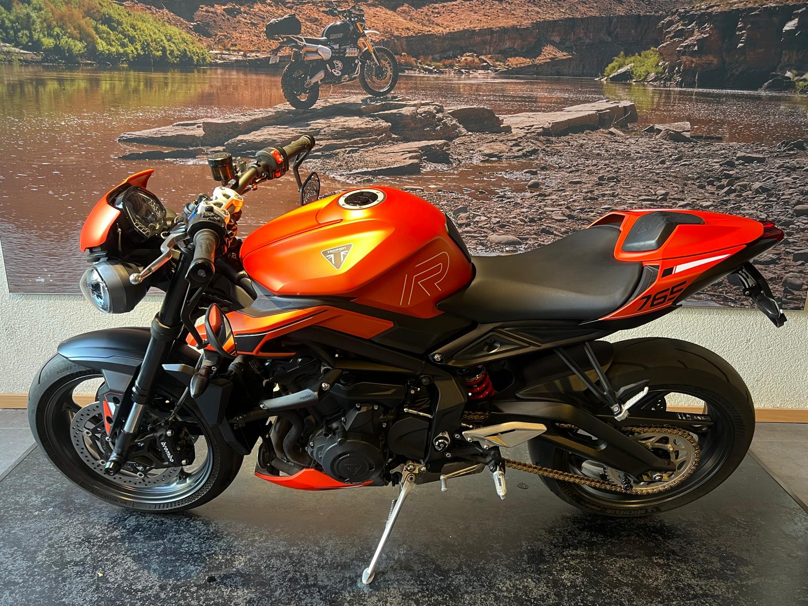 TRIUMPH Street Triple 765 R A2 (35kW)-showroom-element-3