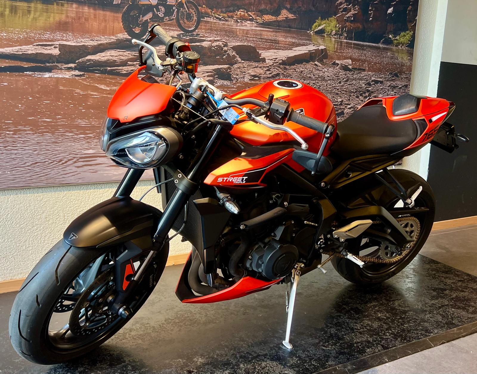 TRIUMPH Street Triple 765 R A2 (35kW)-showroom-element-2