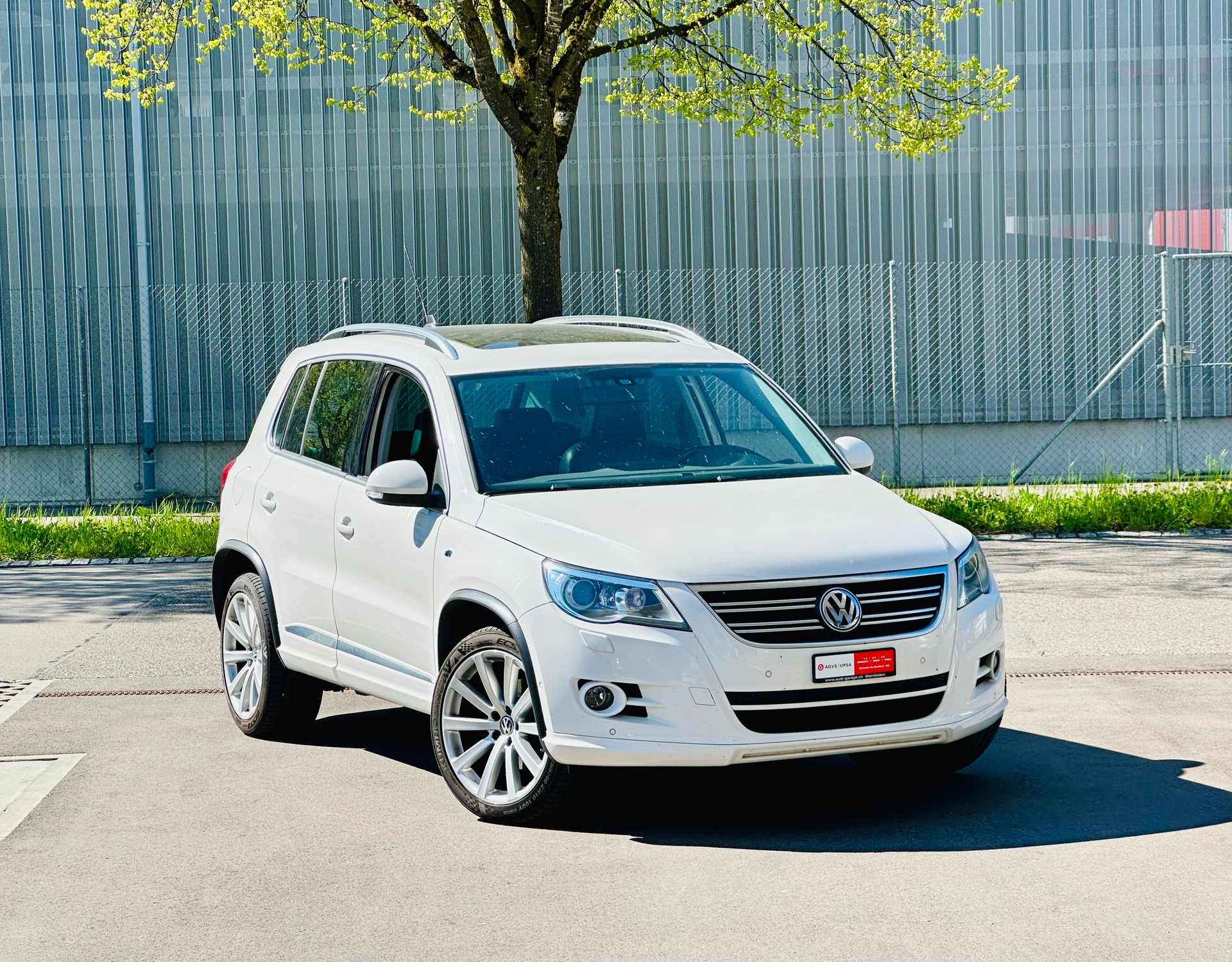 VW Tiguan 2.0 TSI Sport&Style-image-0