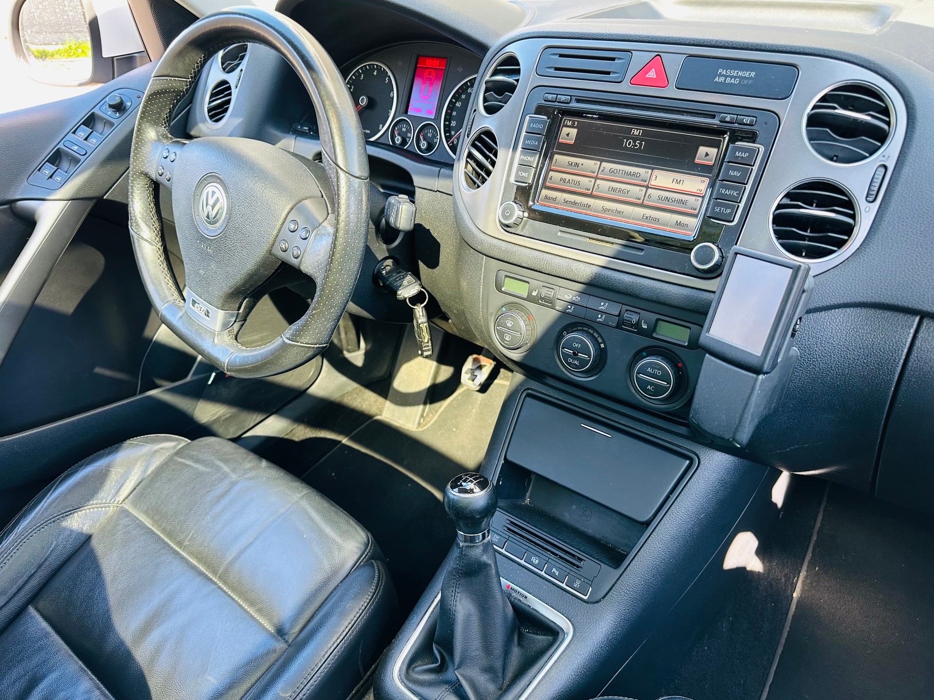 VW Tiguan 2.0 TSI Sport&Style-image-12