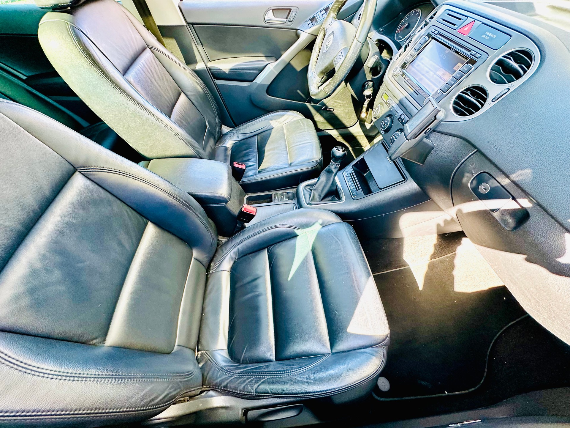 VW Tiguan 2.0 TSI Sport&Style-image-10