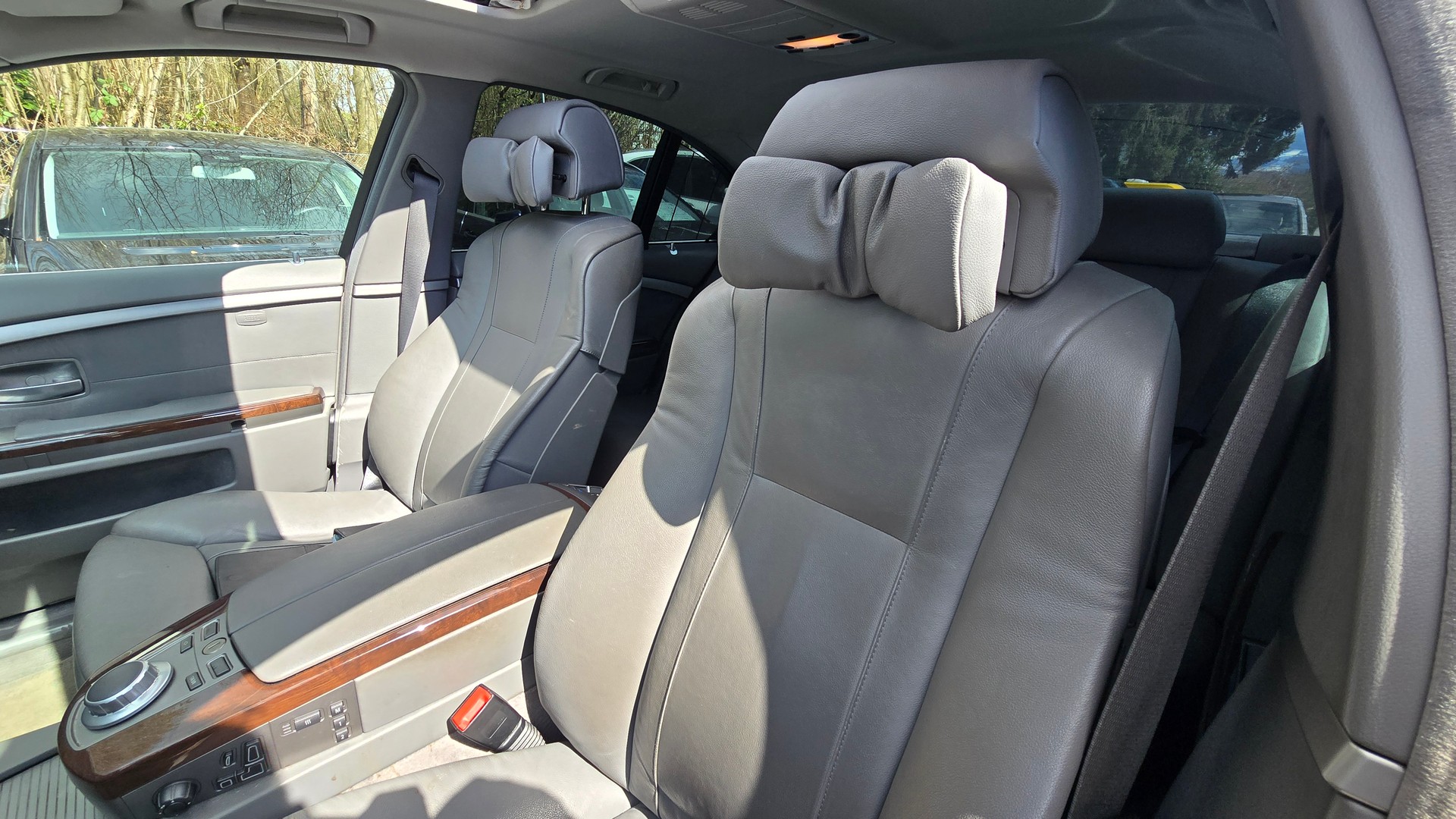 BMW 745d-image-18