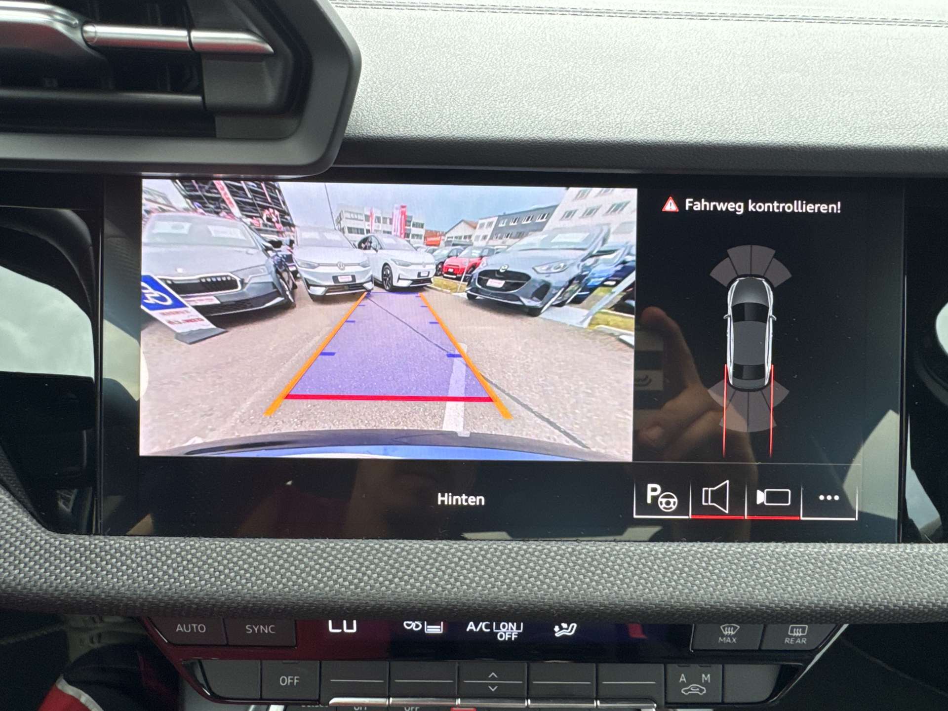 AUDI A3 Limousine 35 TDi S-Line S-Tronic Automat-image-9