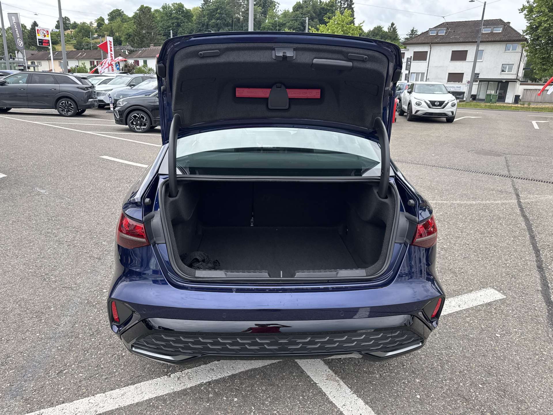 AUDI A3 Limousine 35 TDi S-Line S-Tronic Automat-image-7