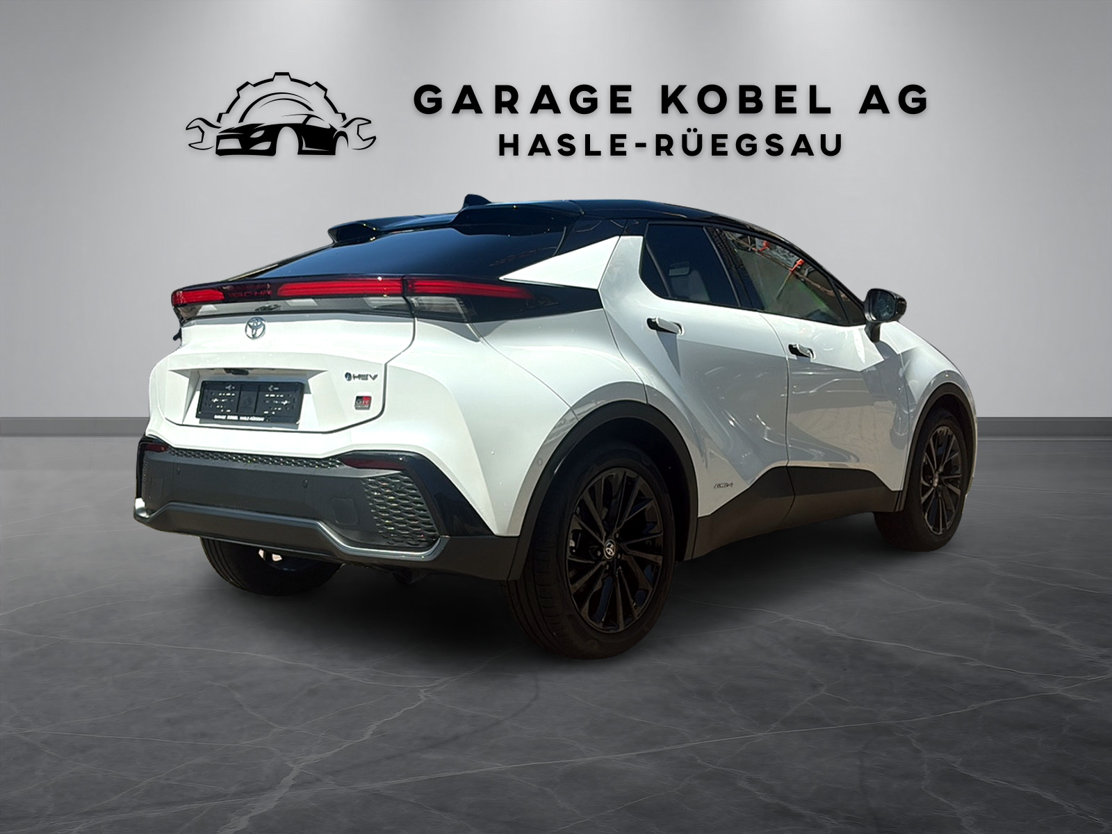 TOYOTA C-HR 2.0 HSD CVT GR Sport 4WD-showroom-element-2