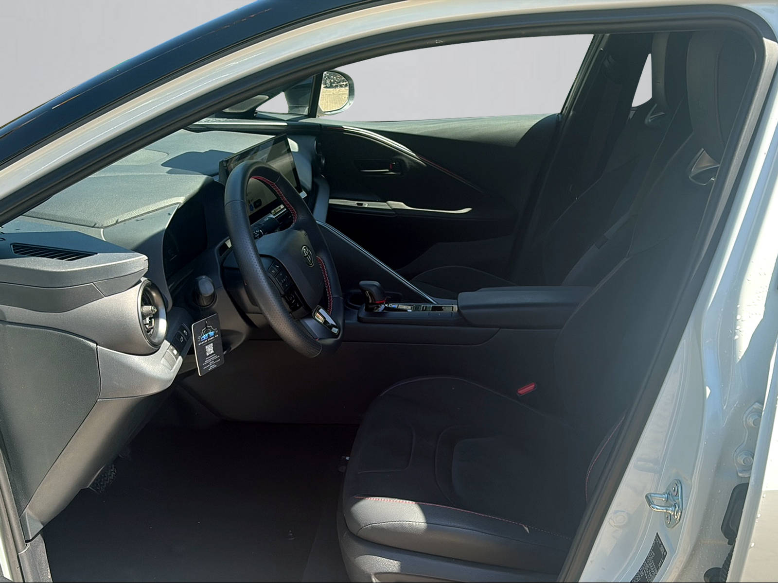 TOYOTA C-HR 2.0 HSD CVT GR Sport 4WD-image-4