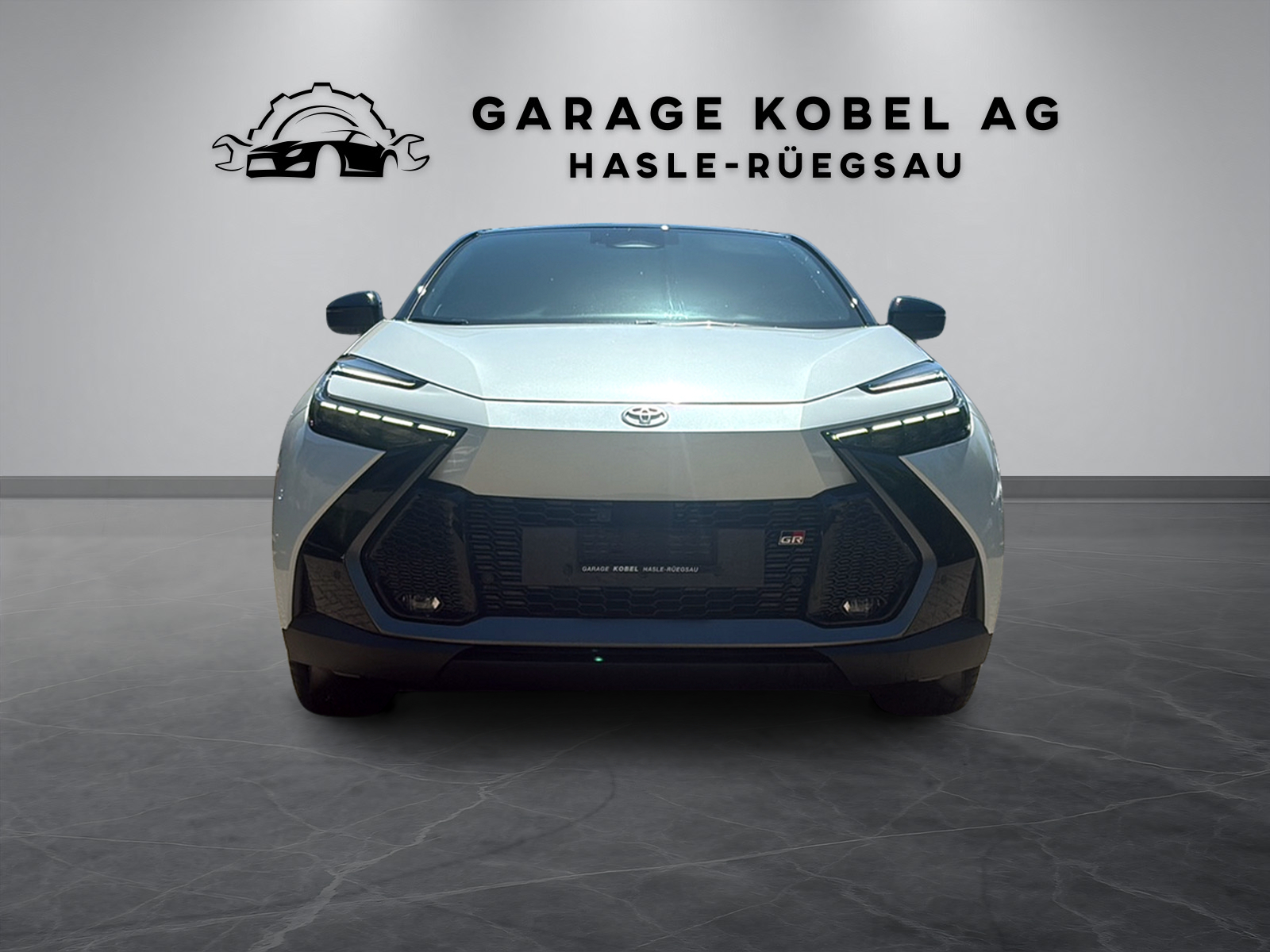 TOYOTA C-HR 2.0 HSD CVT GR Sport 4WD-showroom-element-1