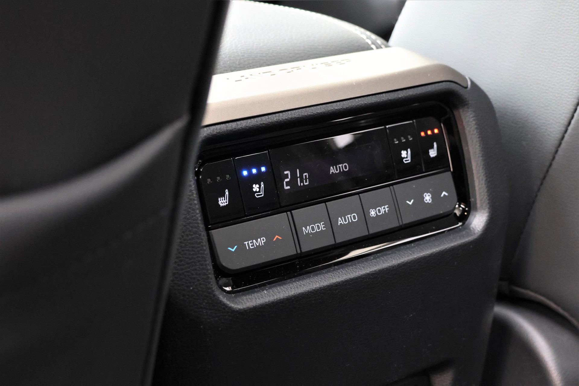 TOYOTA Land Cruiser 2.8TD 48V Style (CH)-image-14
