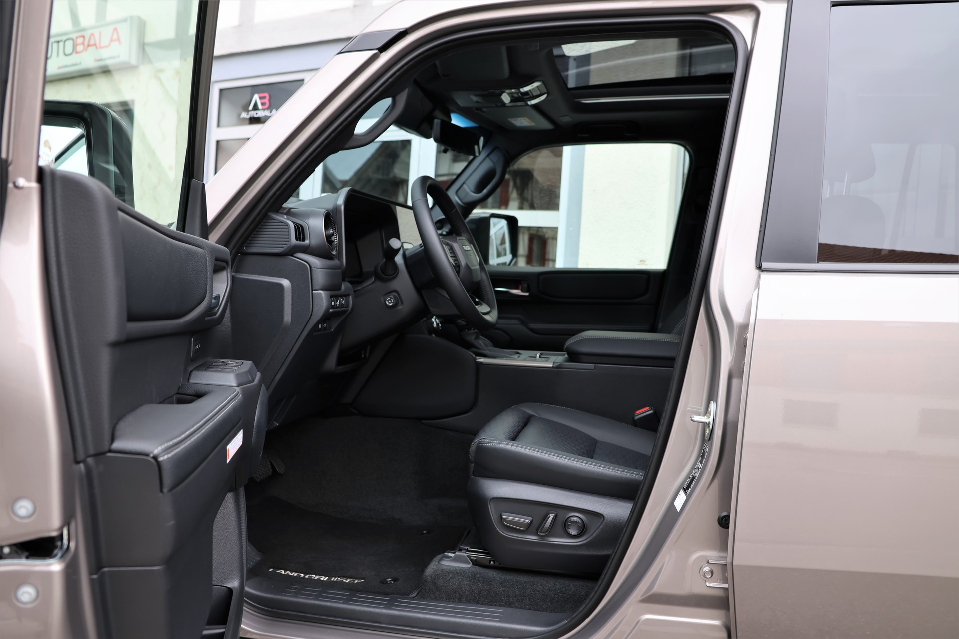 TOYOTA Land Cruiser 2.8TD 48V Style (CH)-image-9