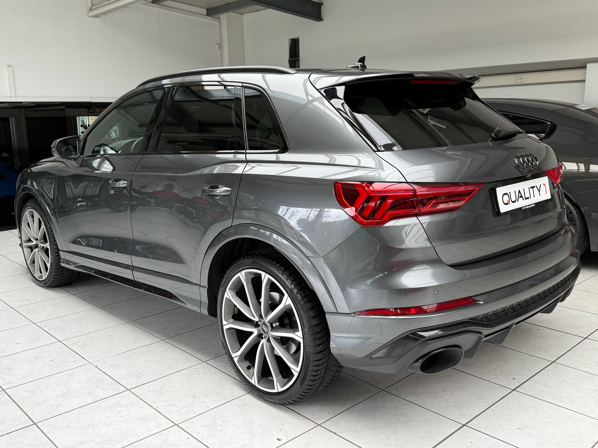 AUDI RS Q3 2.5 TFSI quattro S tronic-image-2