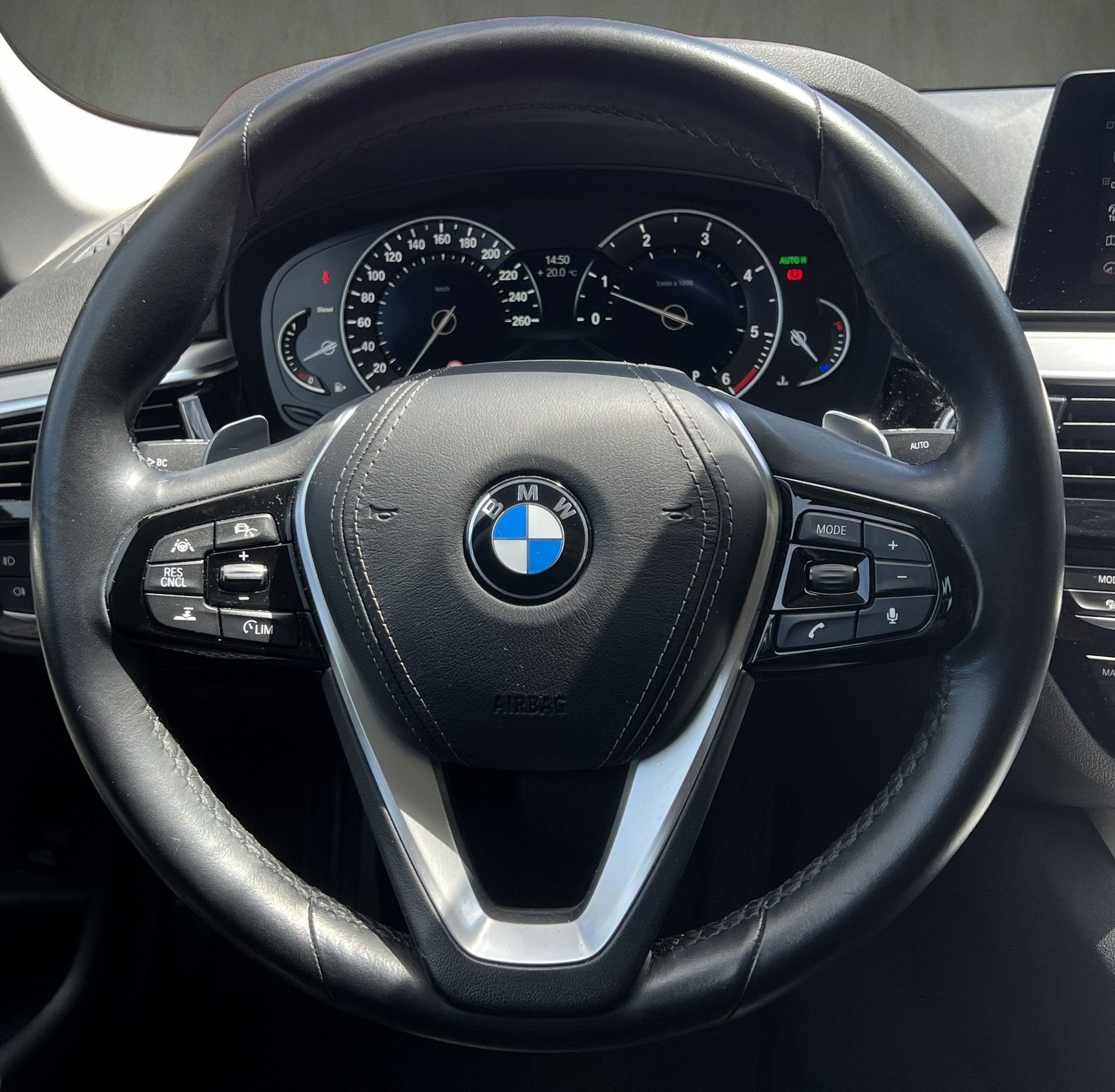 BMW 520d xDrive Sport Line Steptronic-image-24
