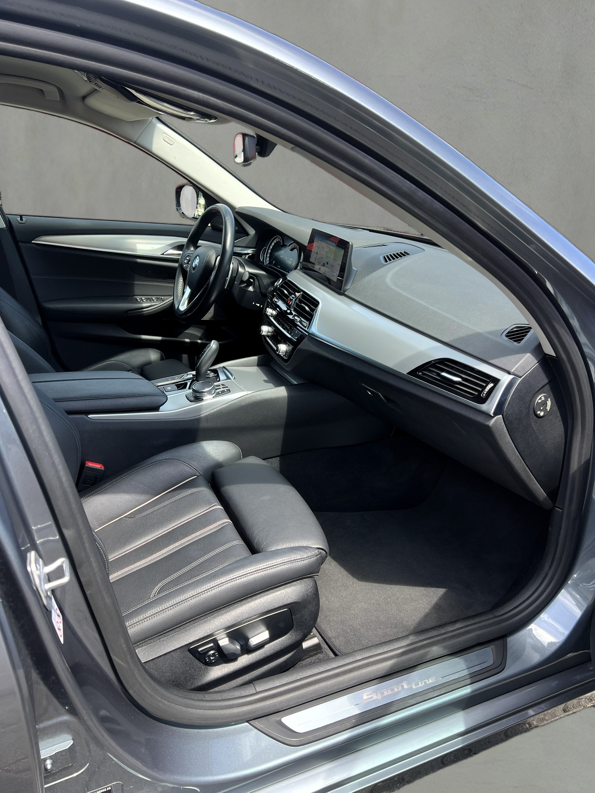 BMW 520d xDrive Sport Line Steptronic-image-14