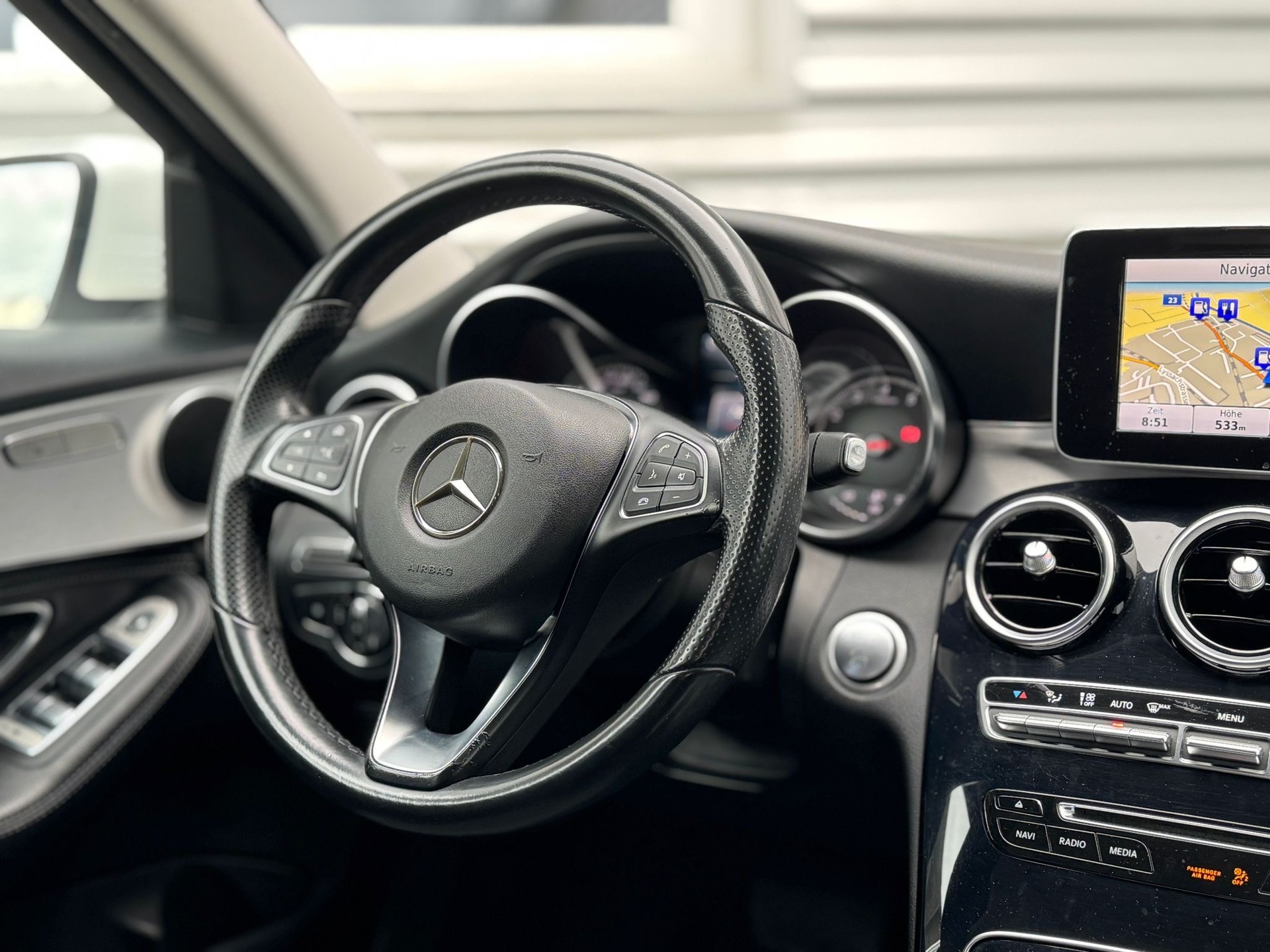 MERCEDES-BENZ C 180 AMG Line 7G-Tronic-image-9