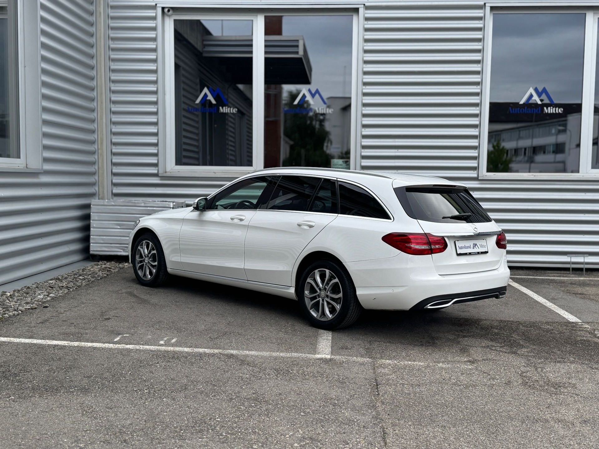 MERCEDES-BENZ C 180 AMG Line 7G-Tronic-image-2