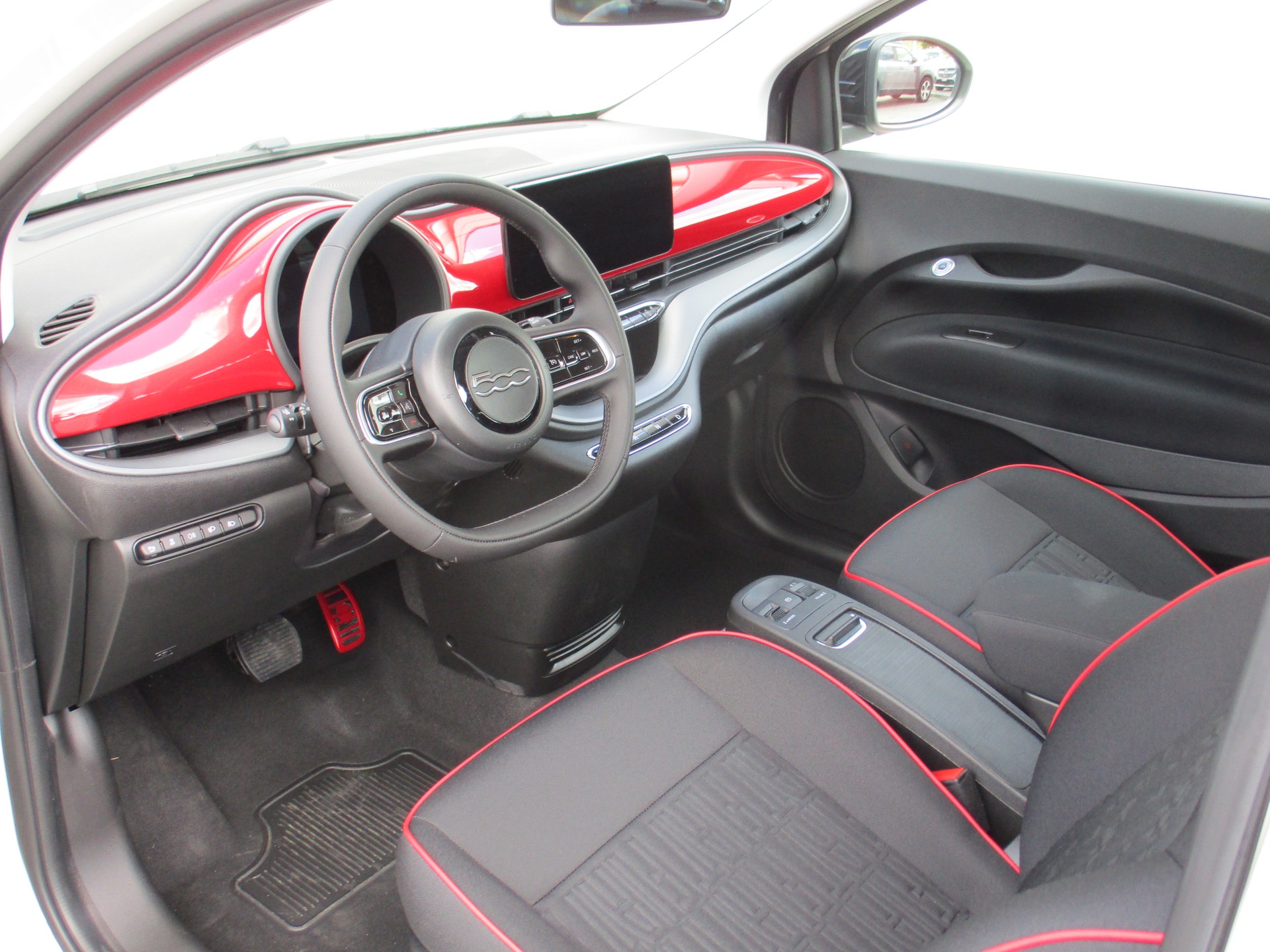 FIAT 500E 87kW RED-image-4