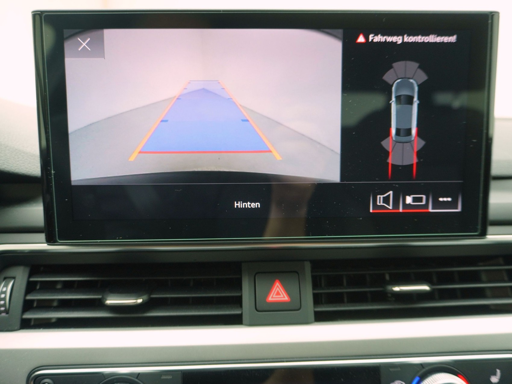 AUDI A4 40 TFSI S Line S-Tronic-image-17