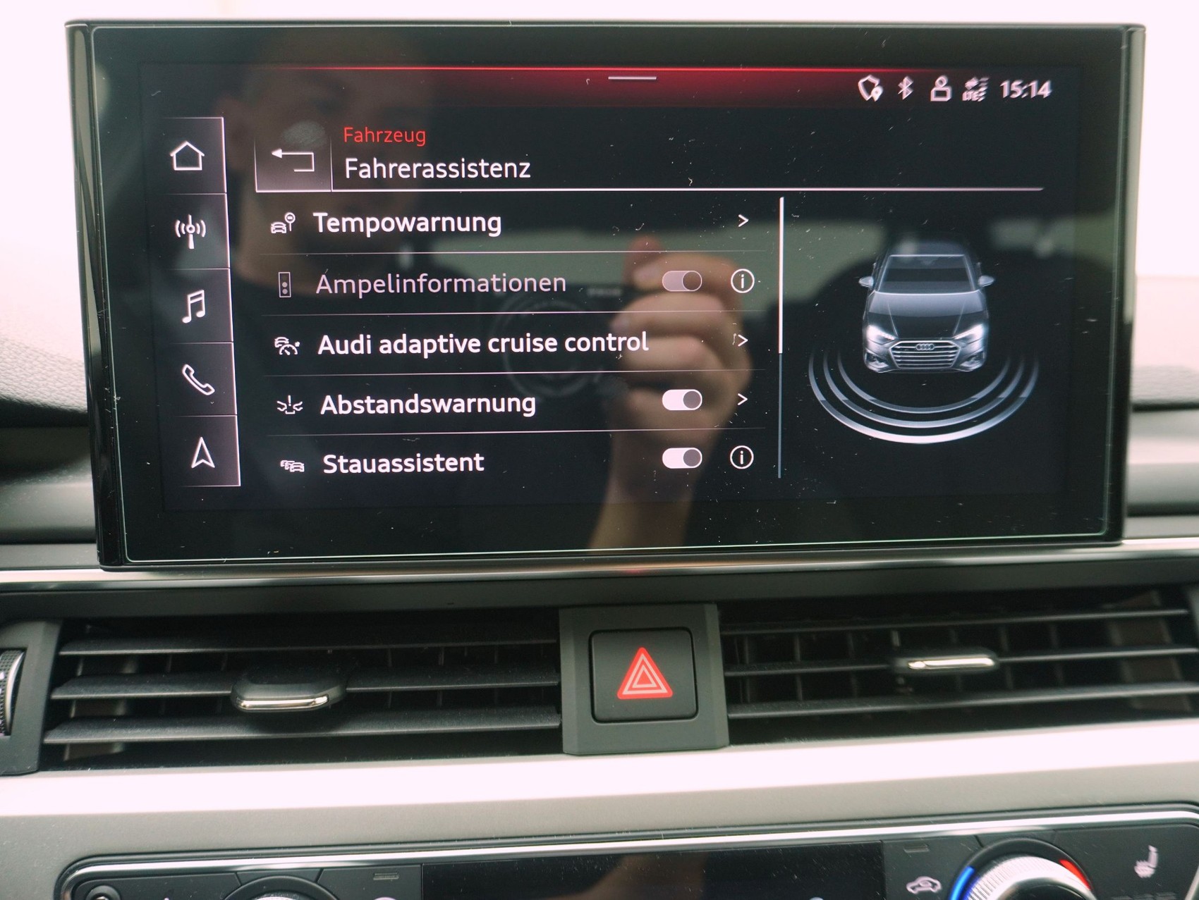 AUDI A4 40 TFSI S Line S-Tronic-image-21