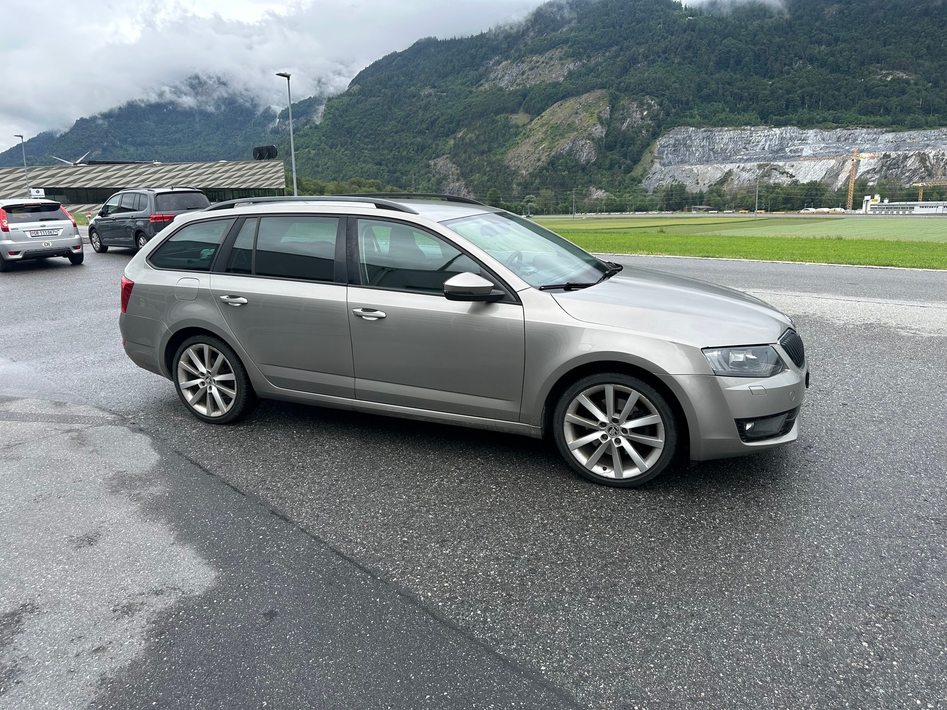 SKODA Octavia Combi 1.8 TSI Elegance 4x4 DSG-image-7
