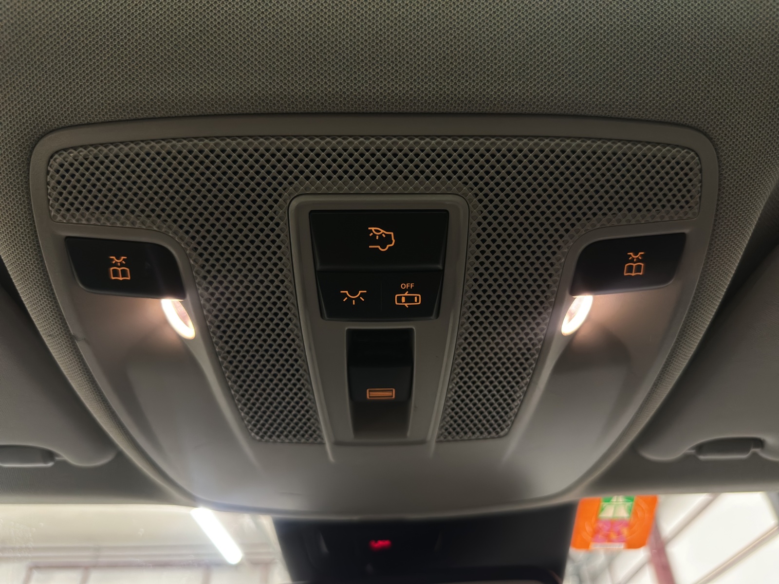 MERCEDES-BENZ GLA 250 4Matic 7G-DCT-image-11