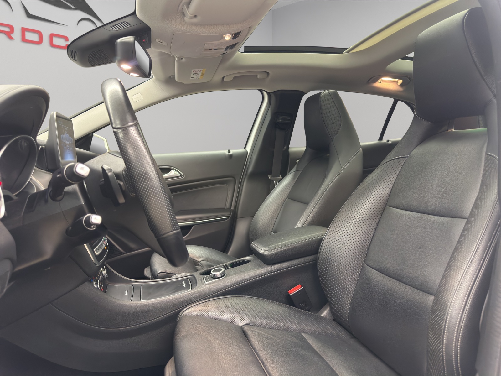MERCEDES-BENZ GLA 250 4Matic 7G-DCT-image-7