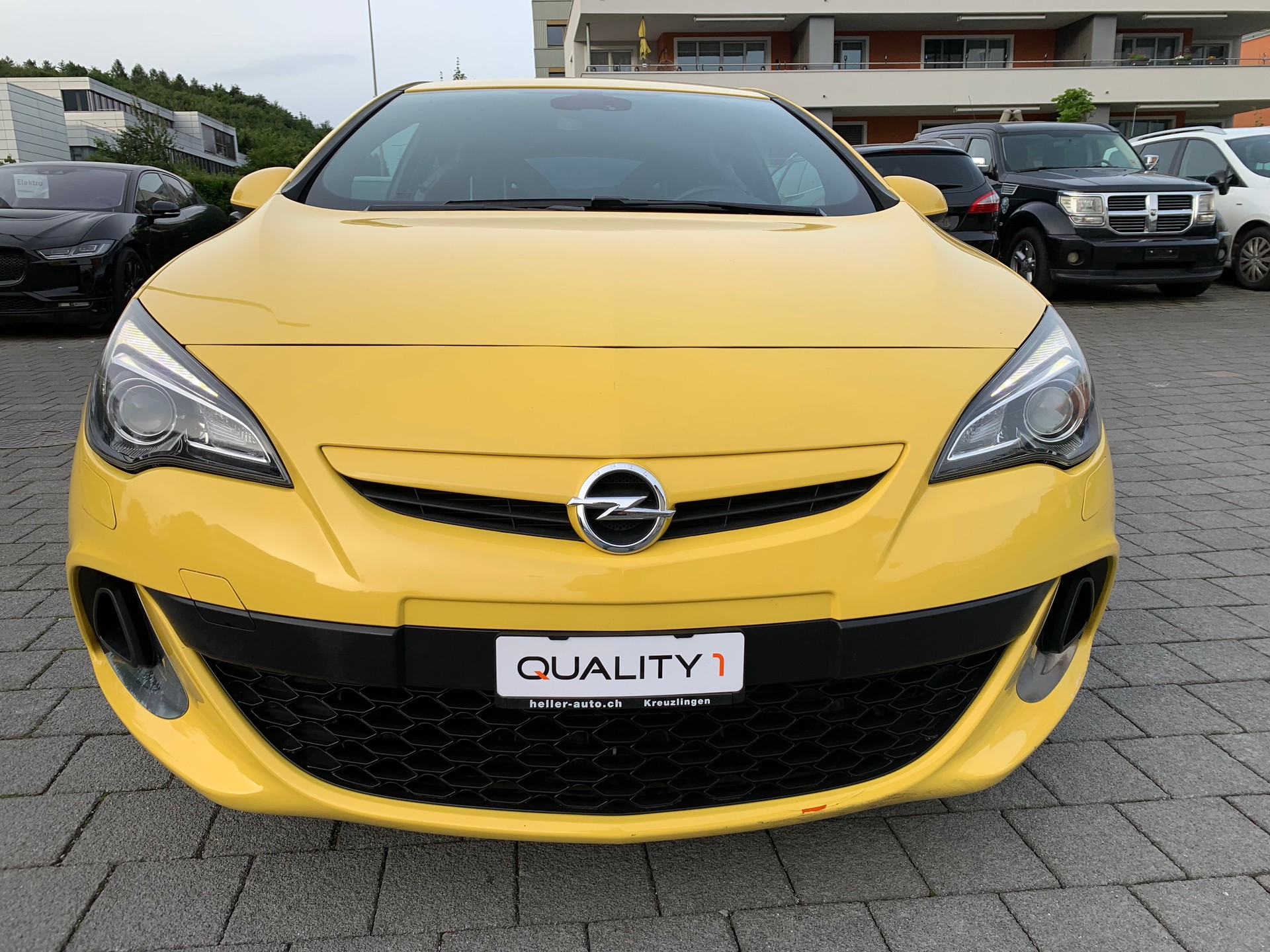 OPEL Astra GTC 2.0i 16V Turbo OPC-image-4