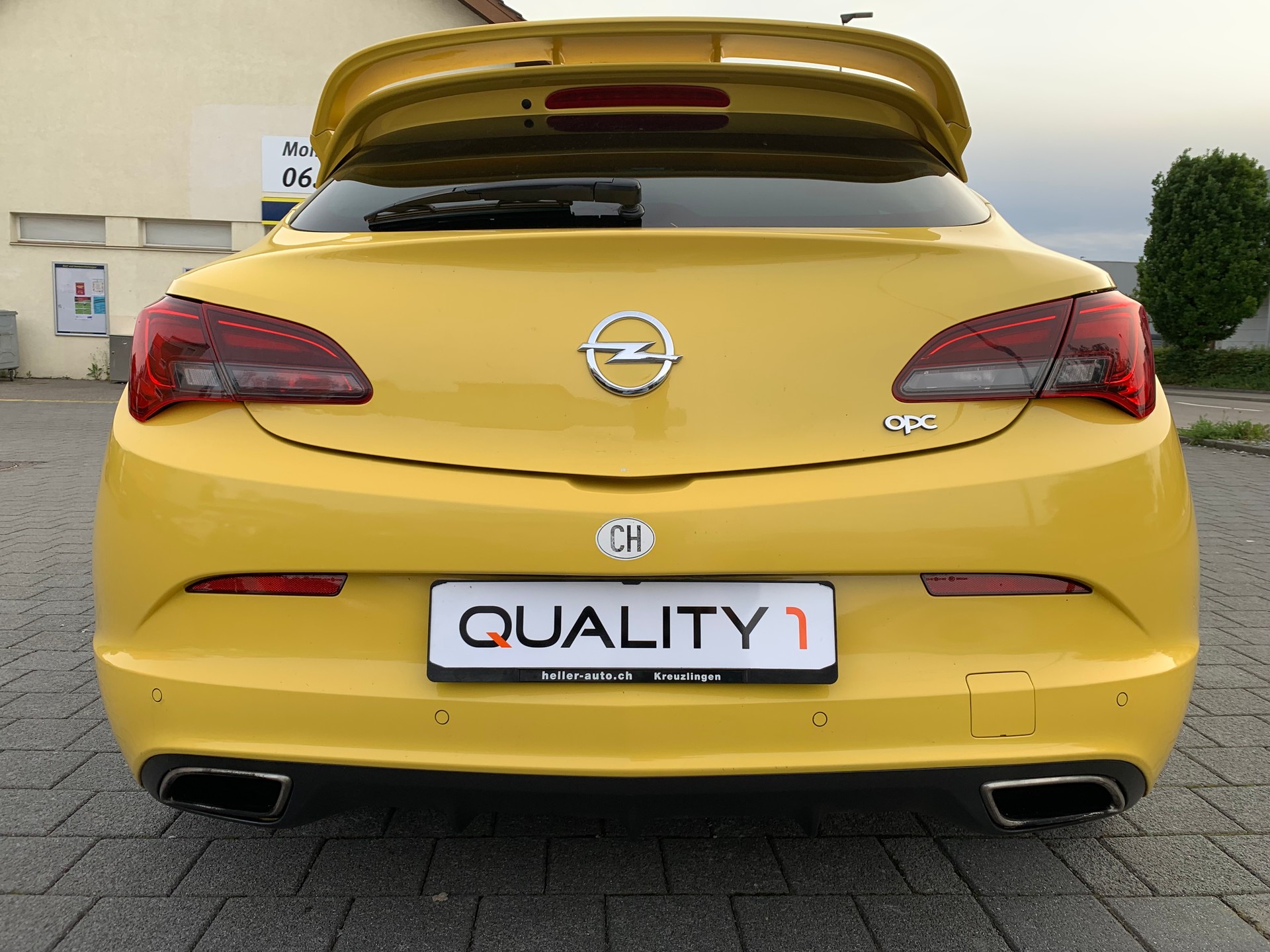 OPEL Astra GTC 2.0i 16V Turbo OPC-image-5