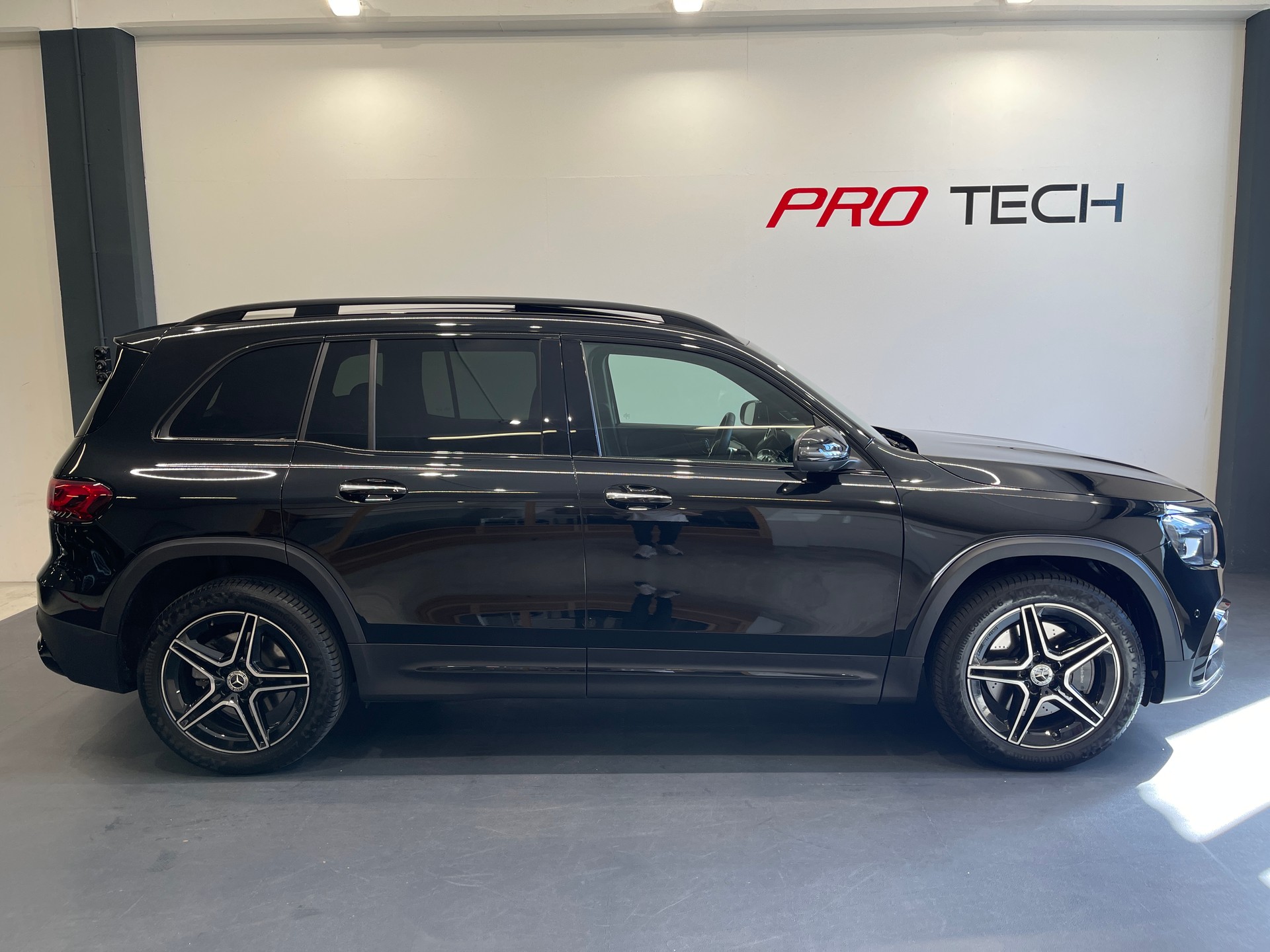 MERCEDES-BENZ GLB 200 d 8G-Tronic *AMG -LINE 7 PLATZ*-image-2