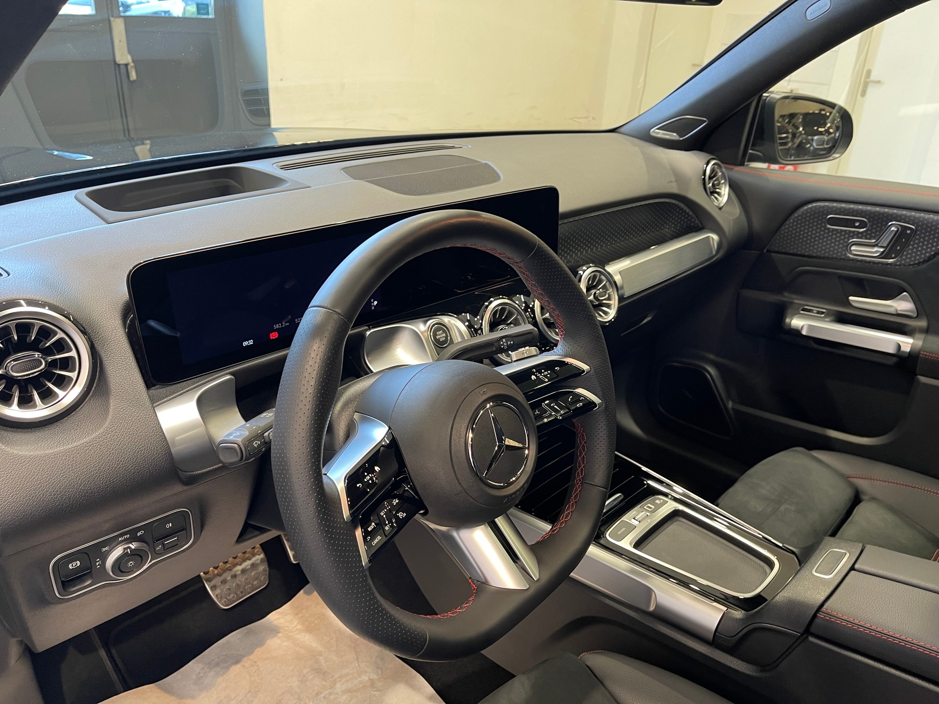 MERCEDES-BENZ GLB 200 d 8G-Tronic *AMG -LINE 7 PLATZ*-image-8