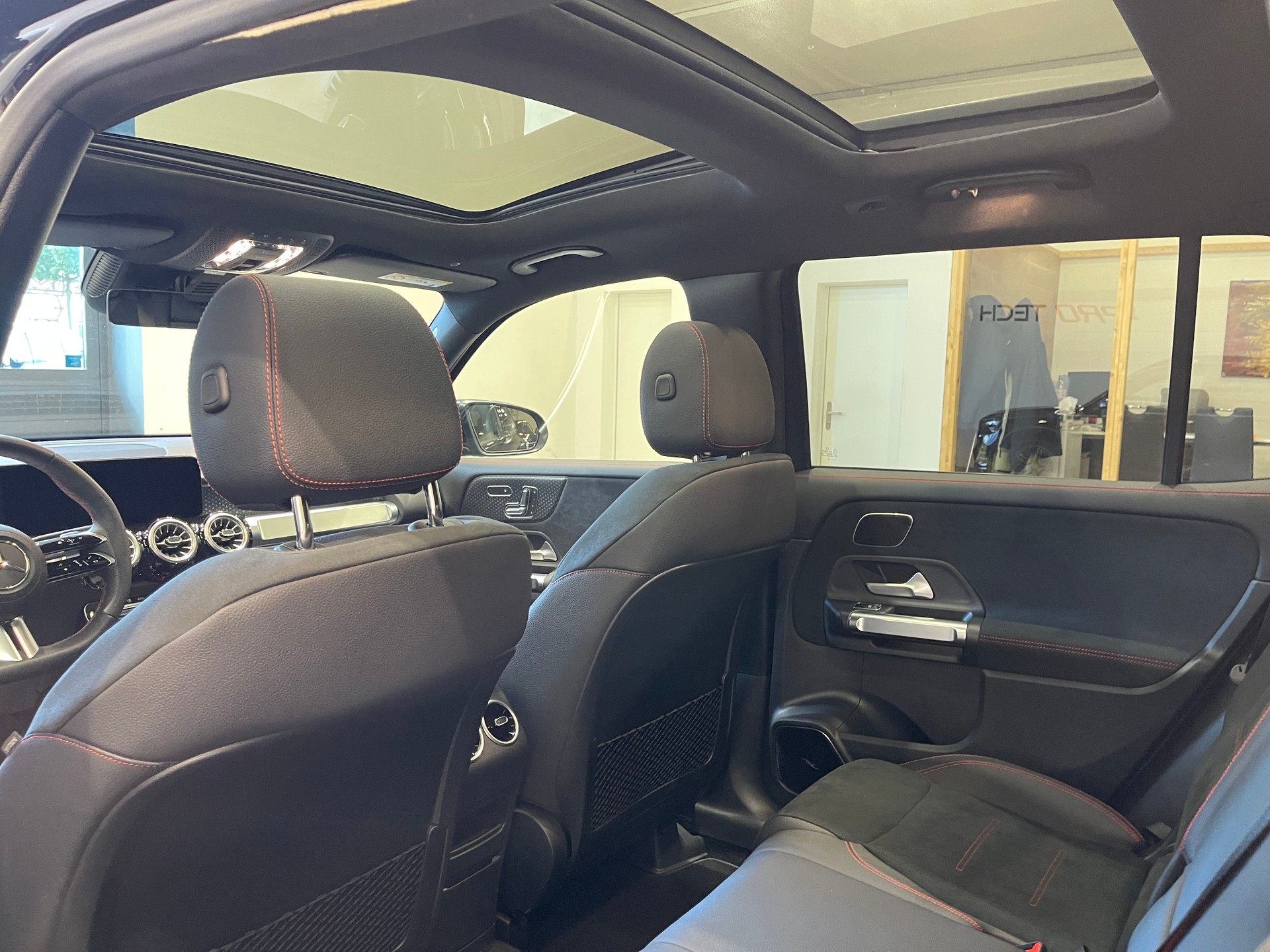 MERCEDES-BENZ GLB 200 d 8G-Tronic *AMG -LINE 7 PLATZ*-image-12