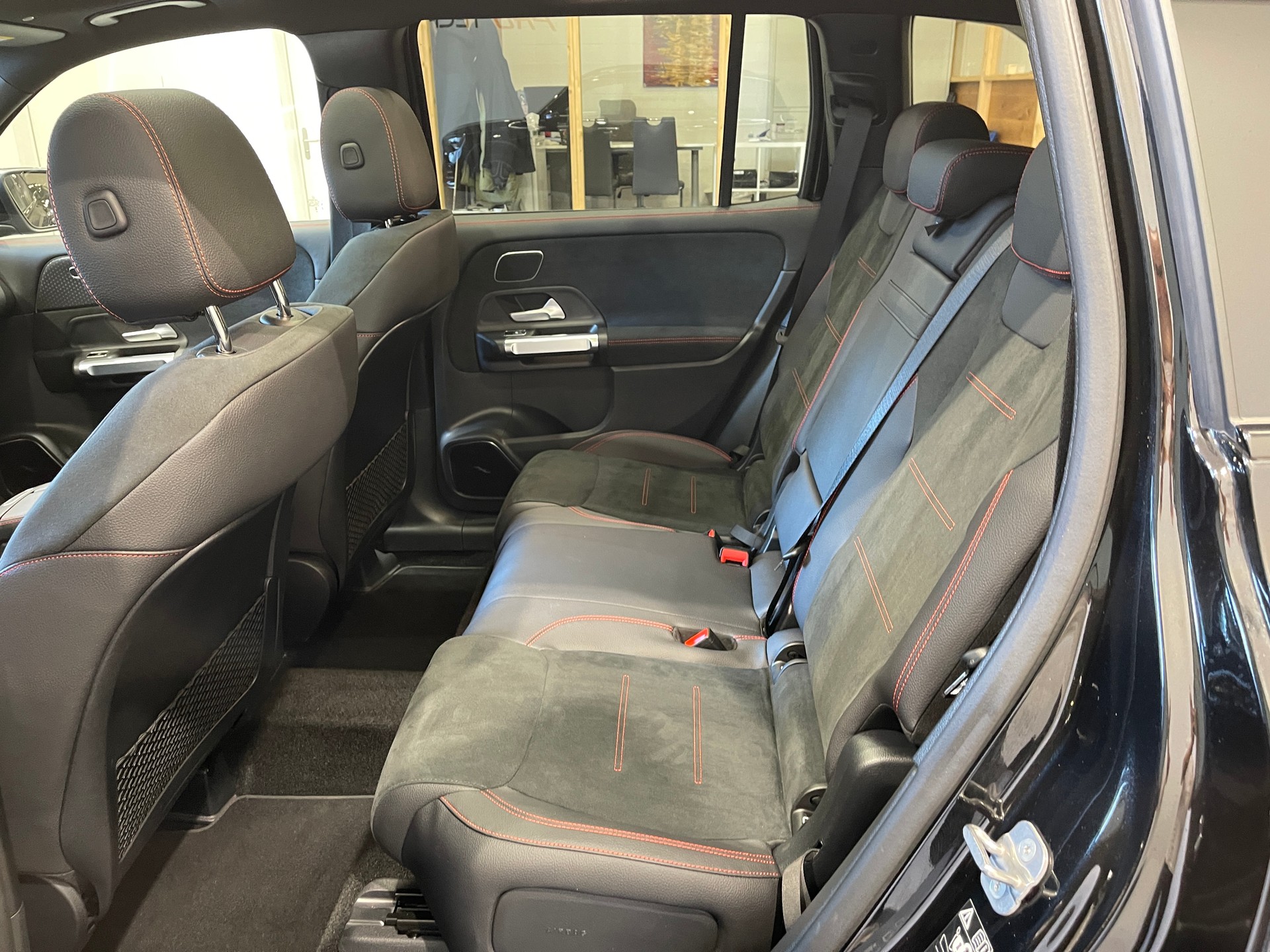 MERCEDES-BENZ GLB 200 d 8G-Tronic *AMG -LINE 7 PLATZ*-image-10