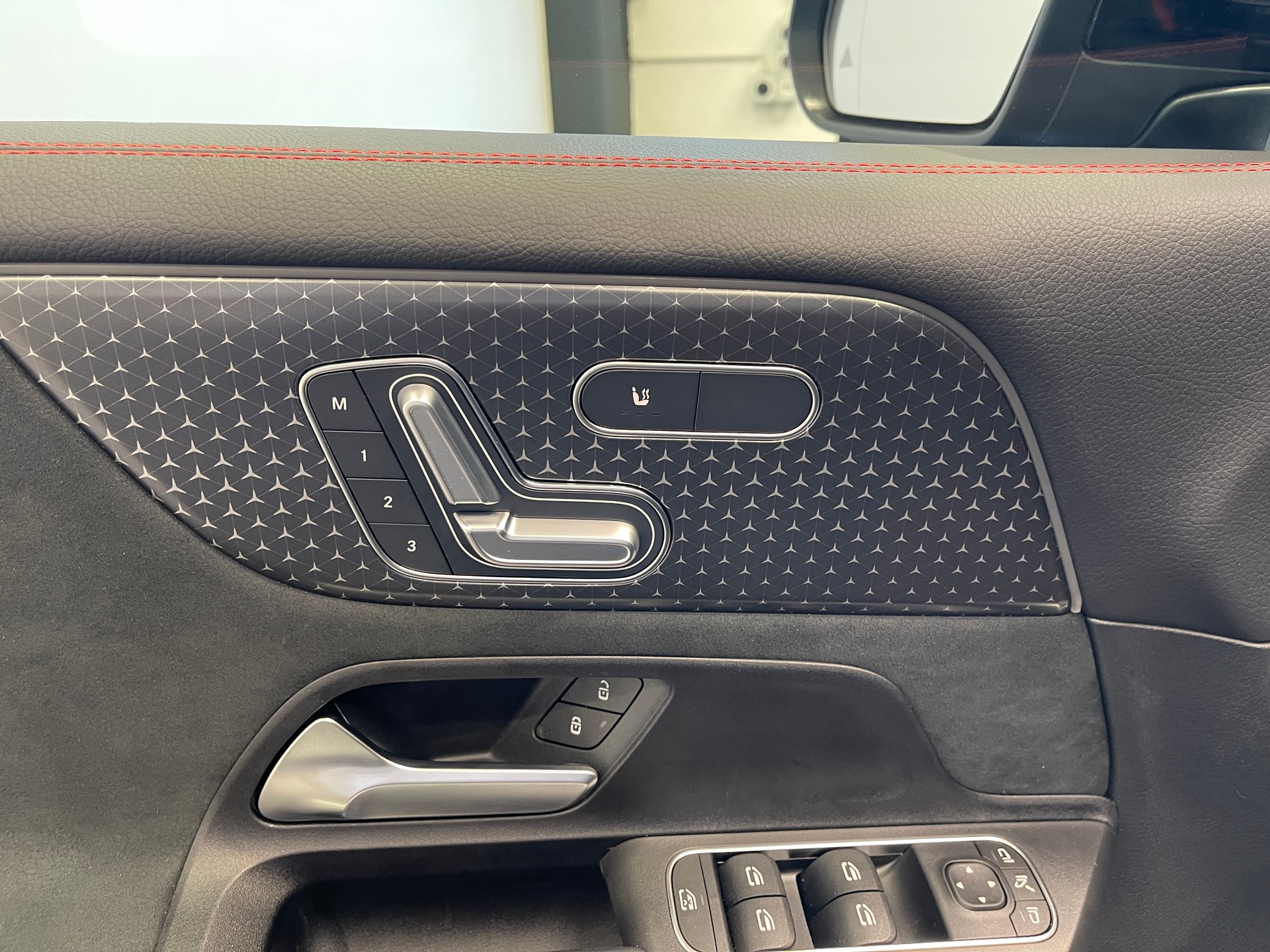 MERCEDES-BENZ GLB 200 d 8G-Tronic *AMG -LINE 7 PLATZ*-image-9