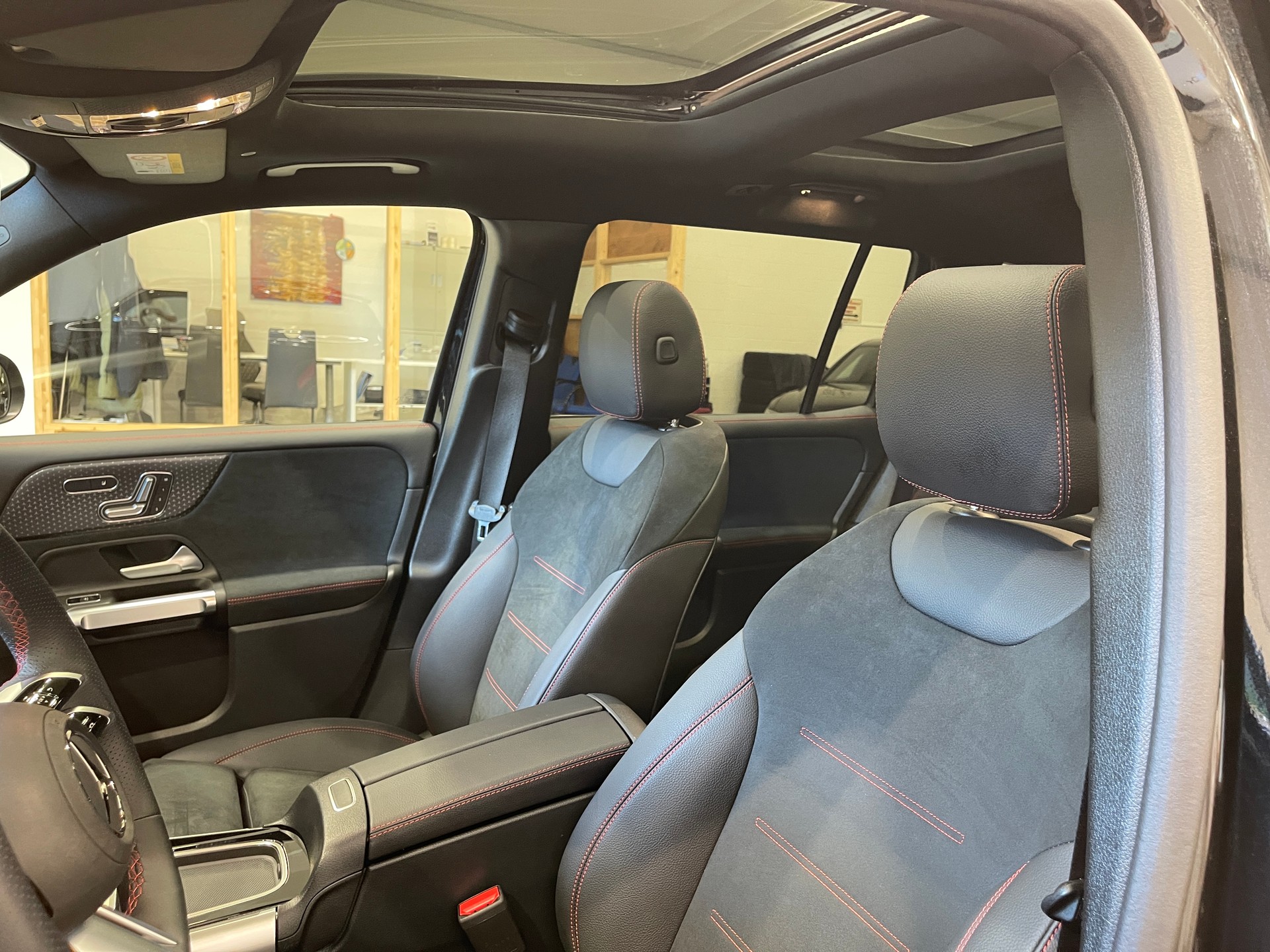MERCEDES-BENZ GLB 200 d 8G-Tronic *AMG -LINE 7 PLATZ*-image-7