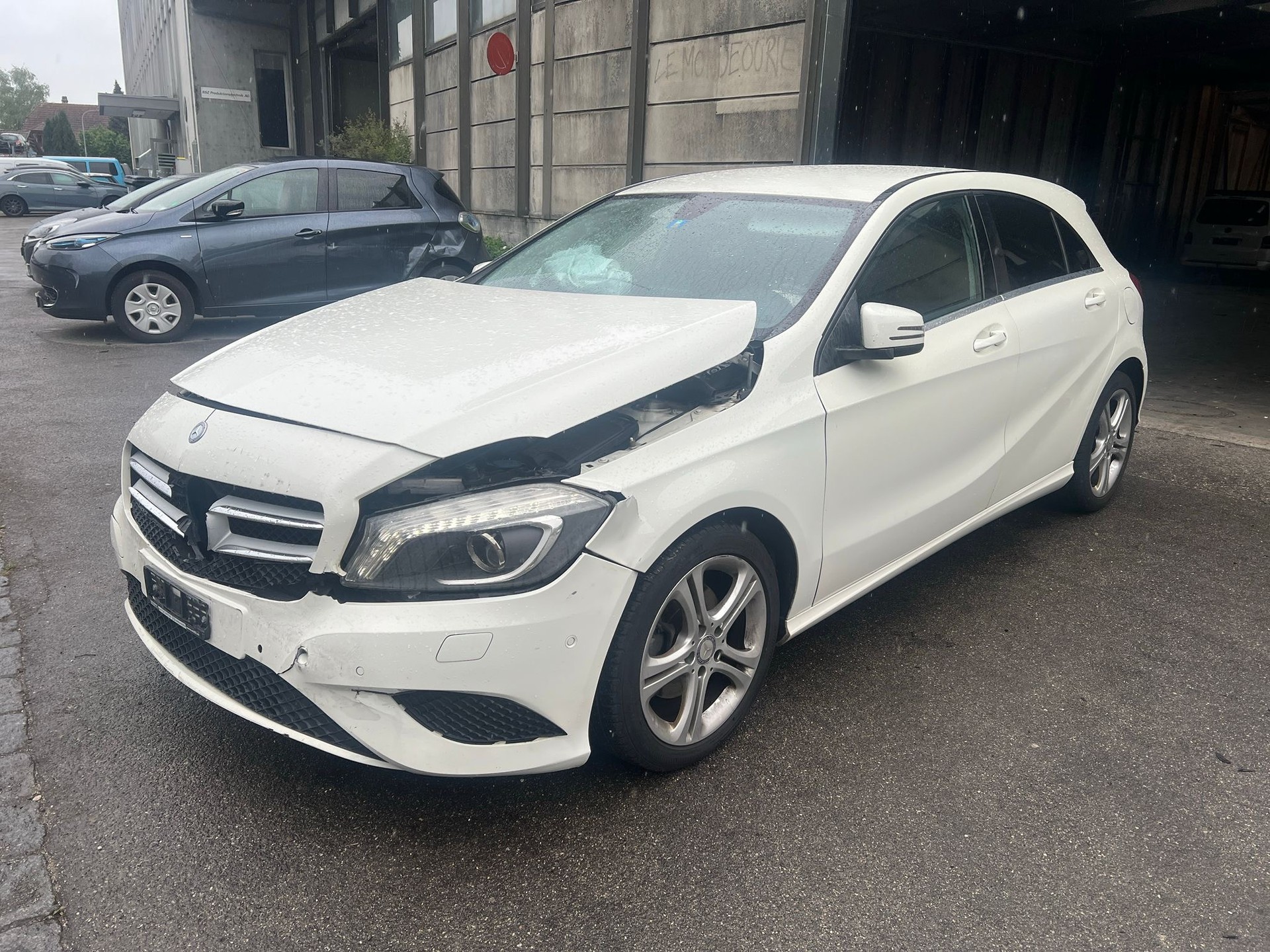 MERCEDES-BENZ A 180 Style 7G-DCT-image-1
