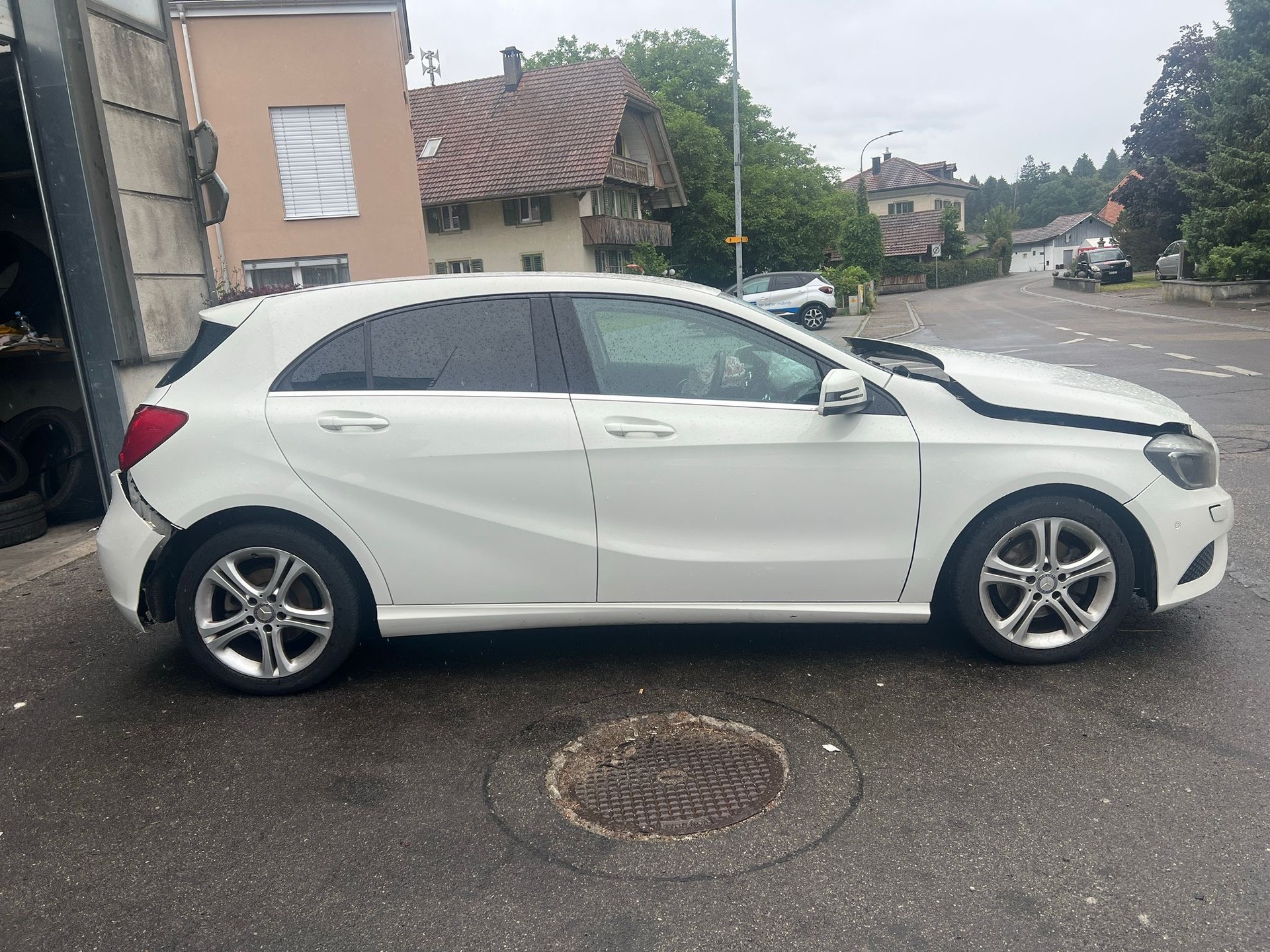 MERCEDES-BENZ A 180 Style 7G-DCT-image-5