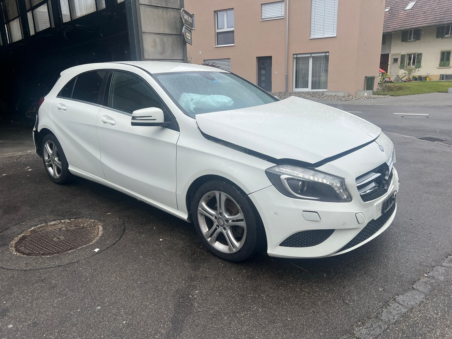 MERCEDES-BENZ A 180 Style 7G-DCT-image-0