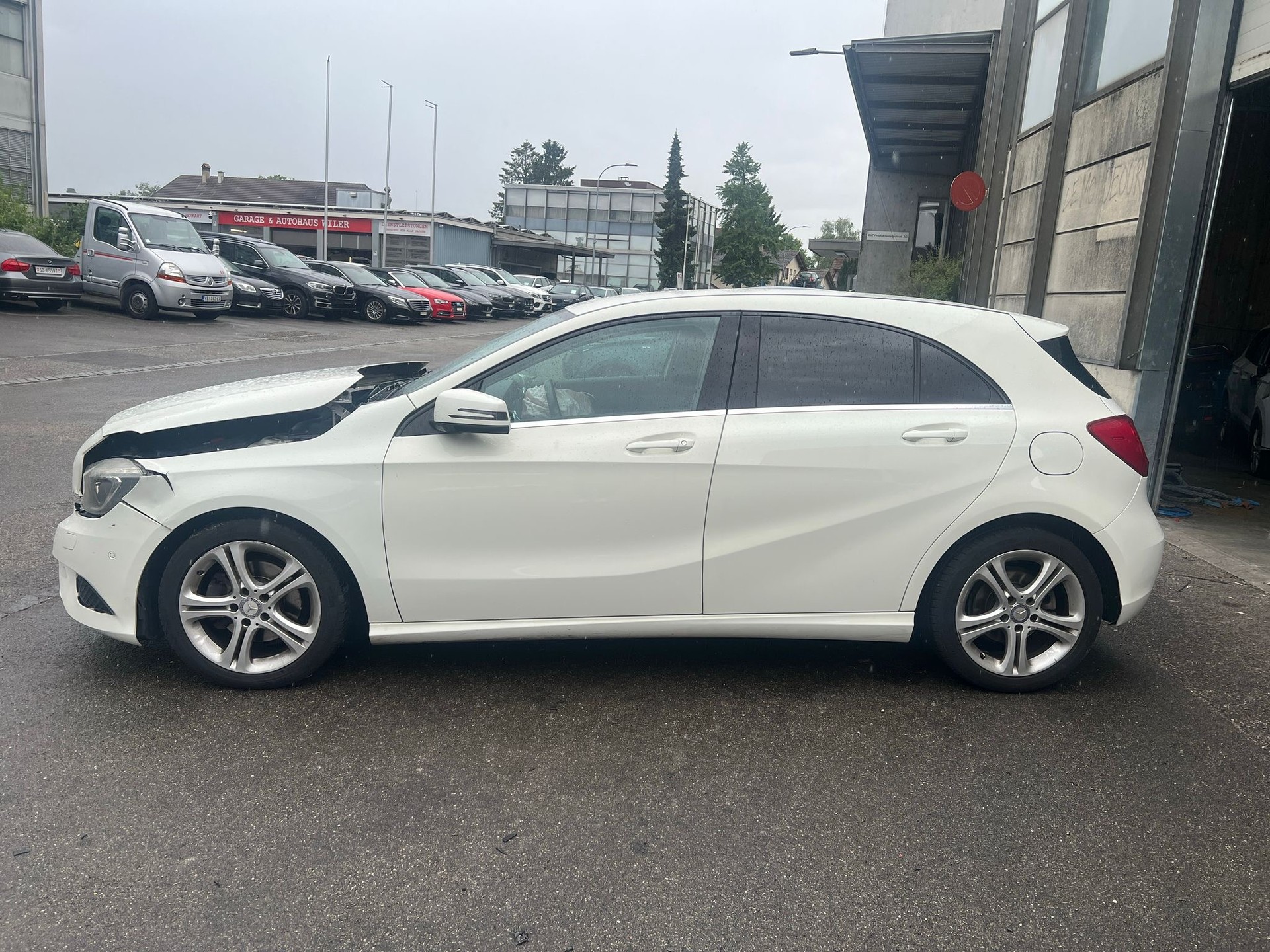 MERCEDES-BENZ A 180 Style 7G-DCT-image-7