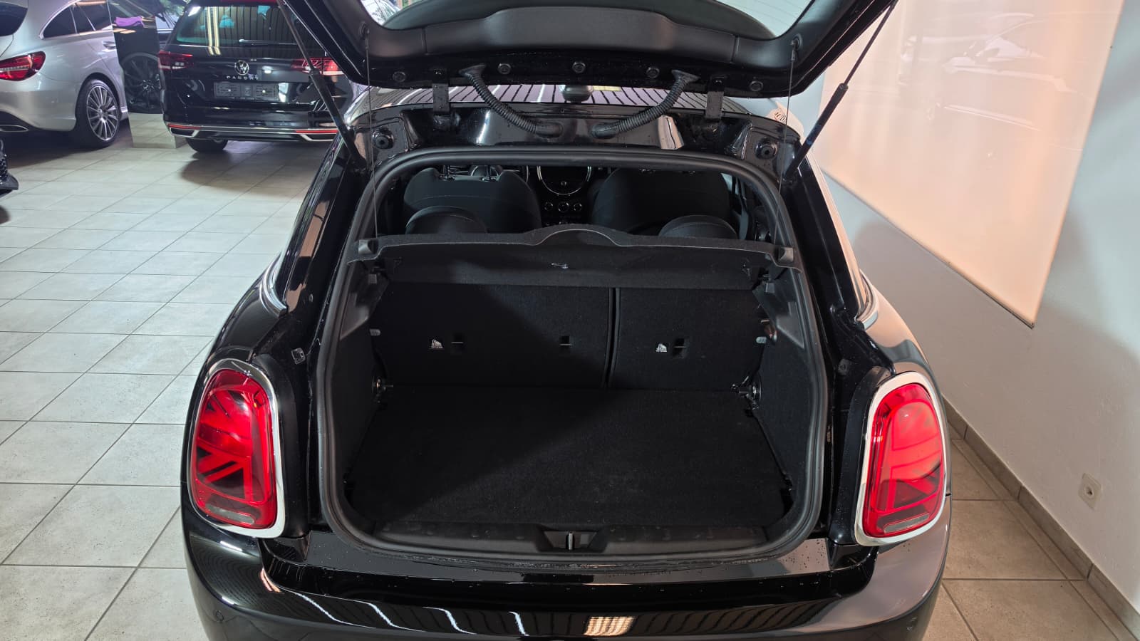 MINI Cooper Steptronic FAHRZEUG IN EINEM TOP ZUSTAND, KLEINER STADTFLITZER, FRISCH AB MFK UND FRISCH AB SERVICE-image-12