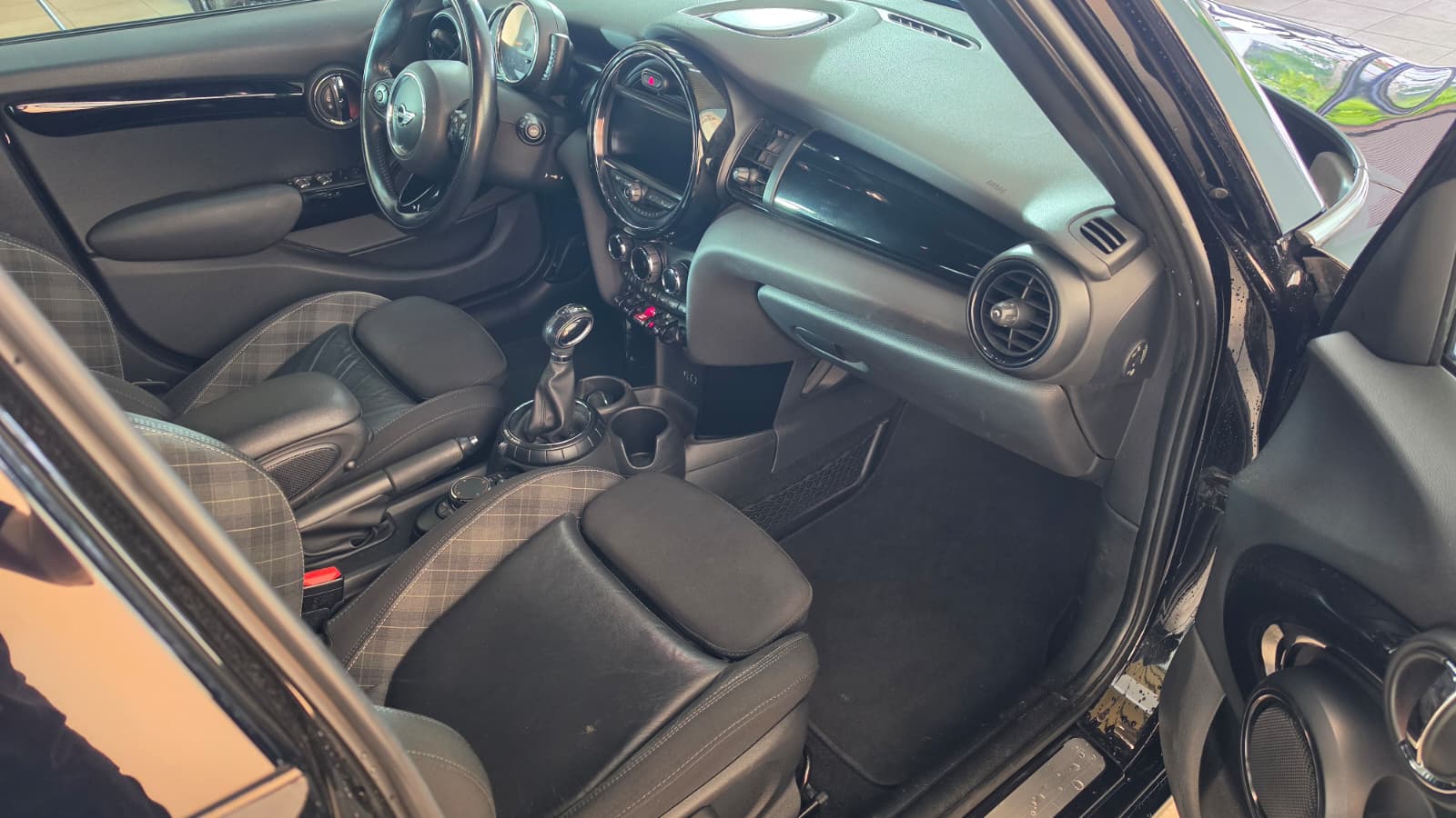 MINI Cooper Steptronic FAHRZEUG IN EINEM TOP ZUSTAND, KLEINER STADTFLITZER, FRISCH AB MFK UND FRISCH AB SERVICE-image-9